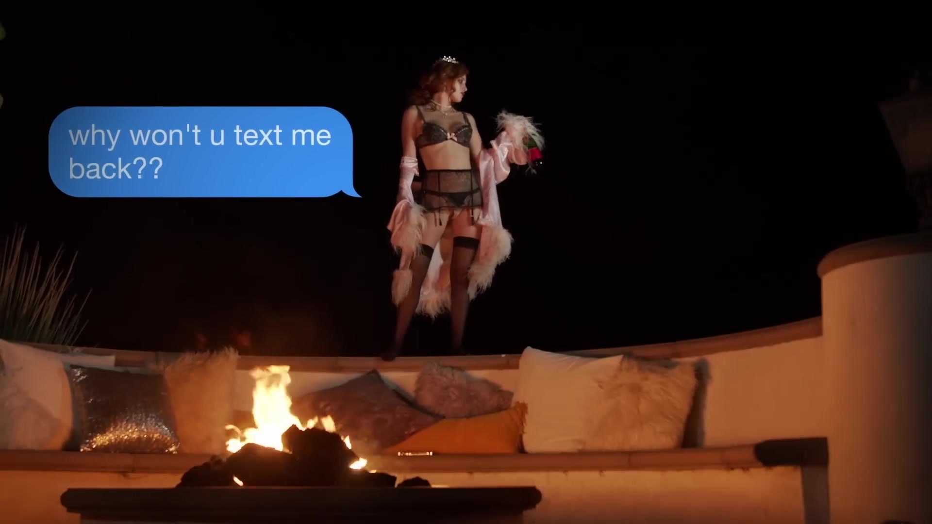 bellathornedaily_Lonely_mv_000134.jpg
