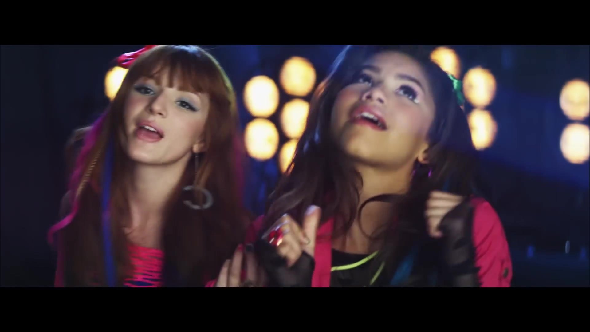 bellathornedaily_Watchme_shakeitup_mv_000071.jpg bellathornedaily_Watchme_shakeitup_mv_000071.jpg