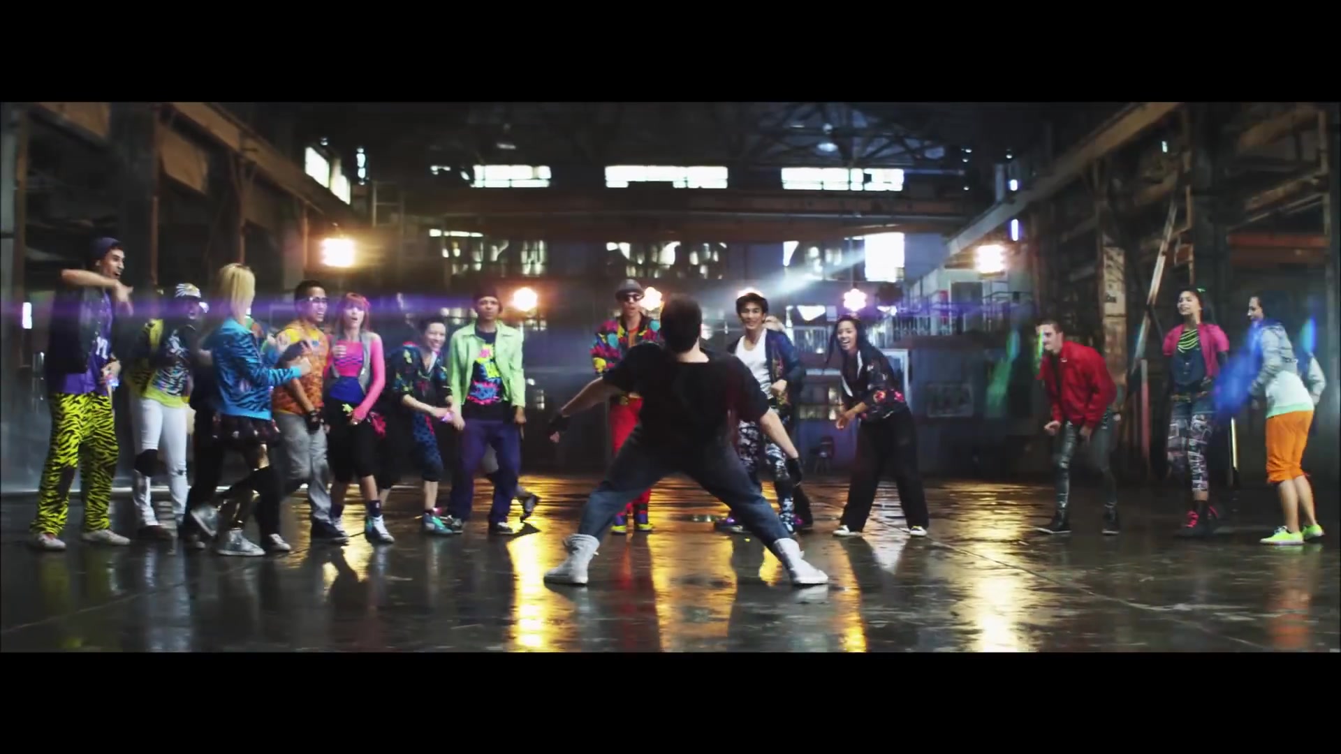 bellathornedaily_Watchme_shakeitup_mv_000098.jpg bellathornedaily_Watchme_shakeitup_mv_000098.jpg