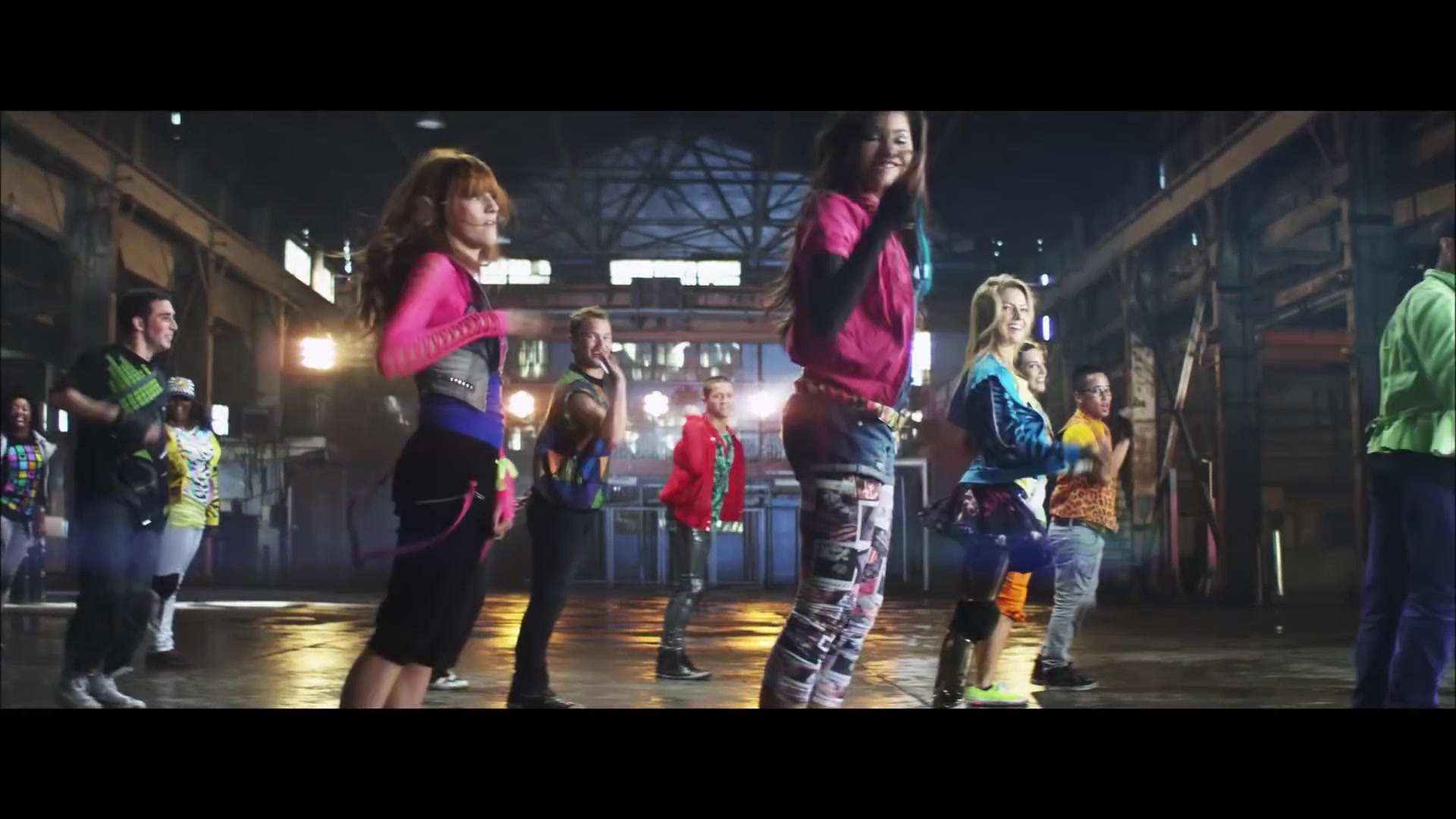 bellathornedaily_Watchme_shakeitup_mv_000132.jpg