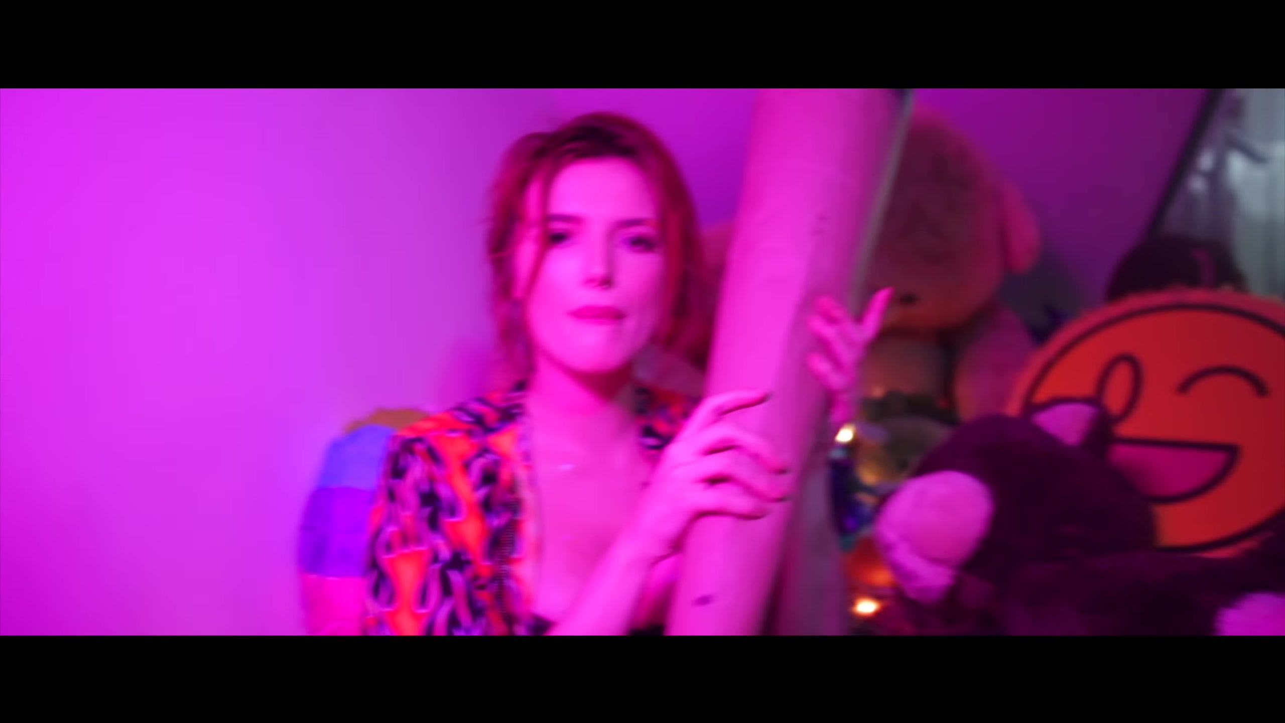 bellathornedaily_cLOUT_9_mv_000129.jpg