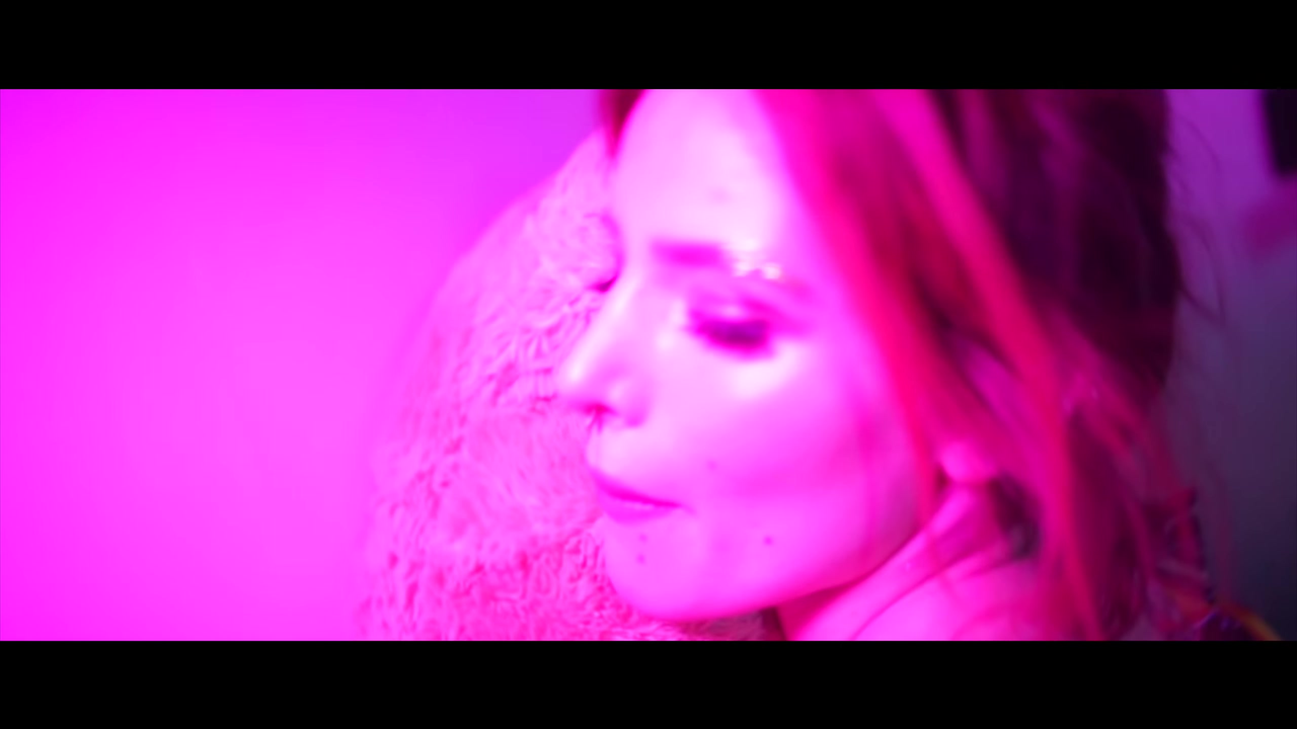 bellathornedaily_cLOUT_9_mv_000136.jpg