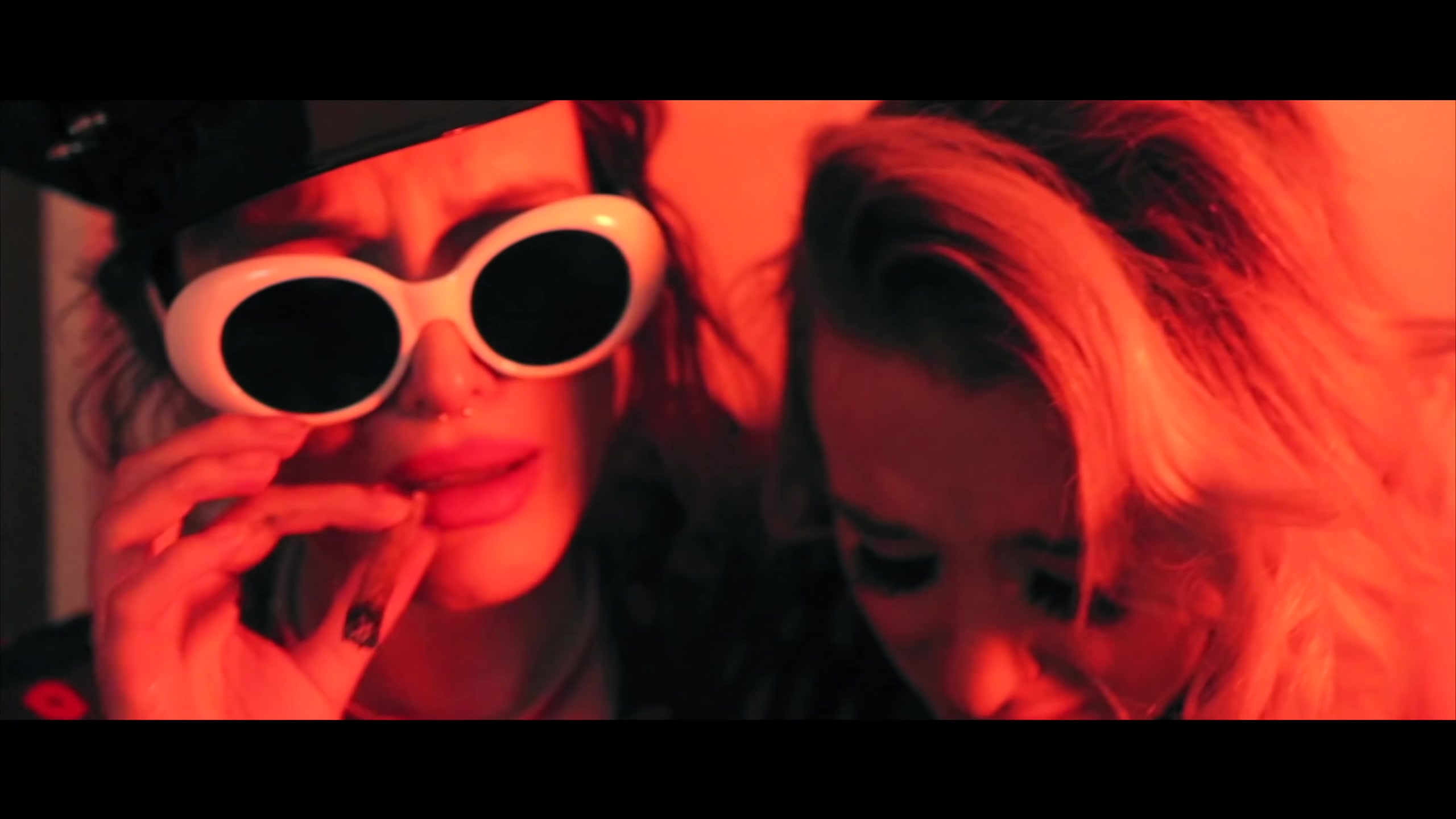 bellathornedaily_cLOUT_9_mv_000298.jpg
