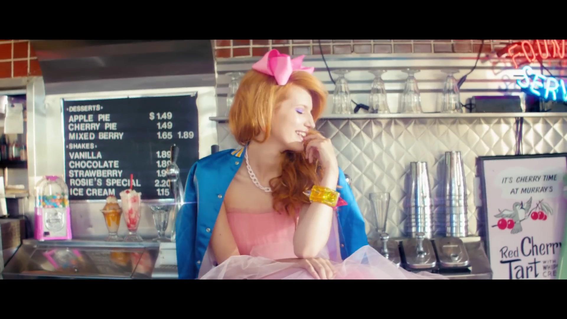 bellathornedaily_callitwhatever_screencaps_000034.jpg