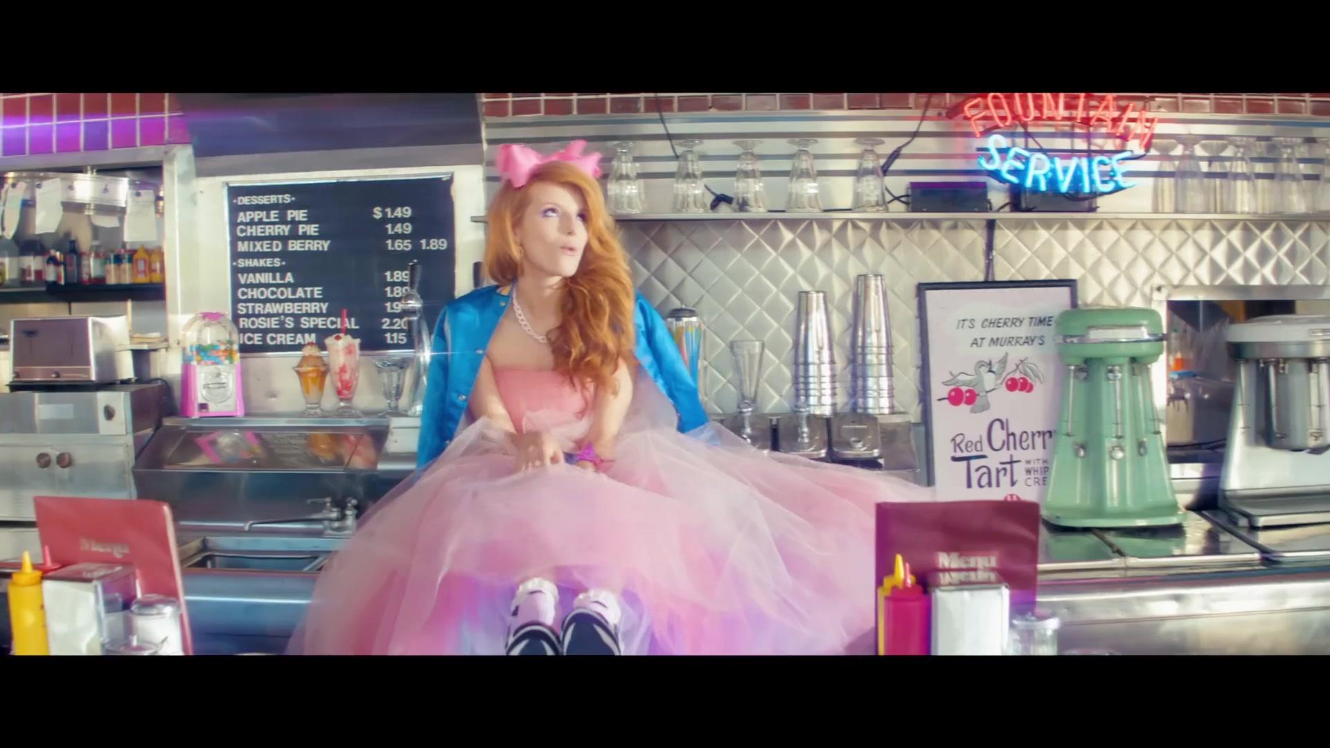 bellathornedaily_callitwhatever_screencaps_000043.jpg