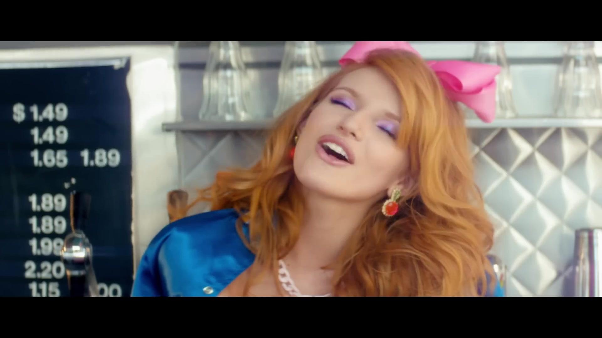 bellathornedaily_callitwhatever_screencaps_000087.jpg