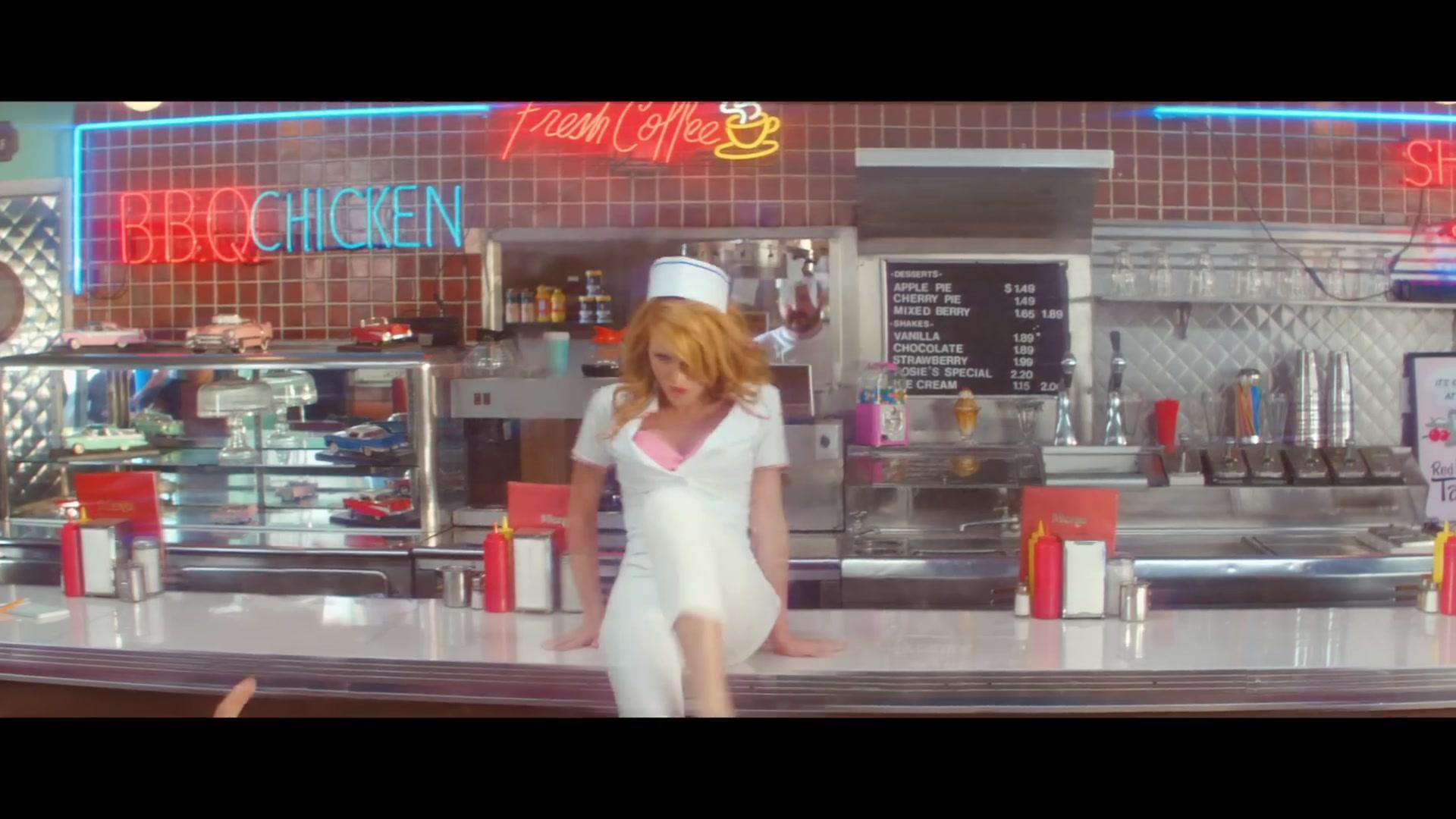 bellathornedaily_callitwhatever_screencaps_000130.jpg