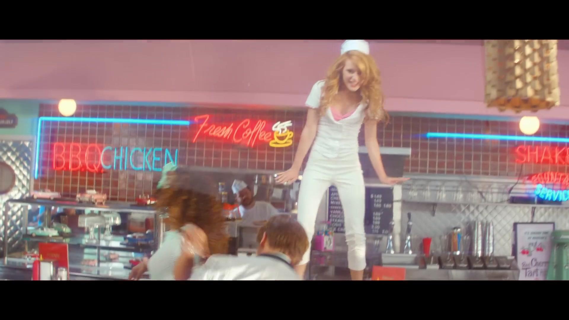 bellathornedaily_callitwhatever_screencaps_000135.jpg