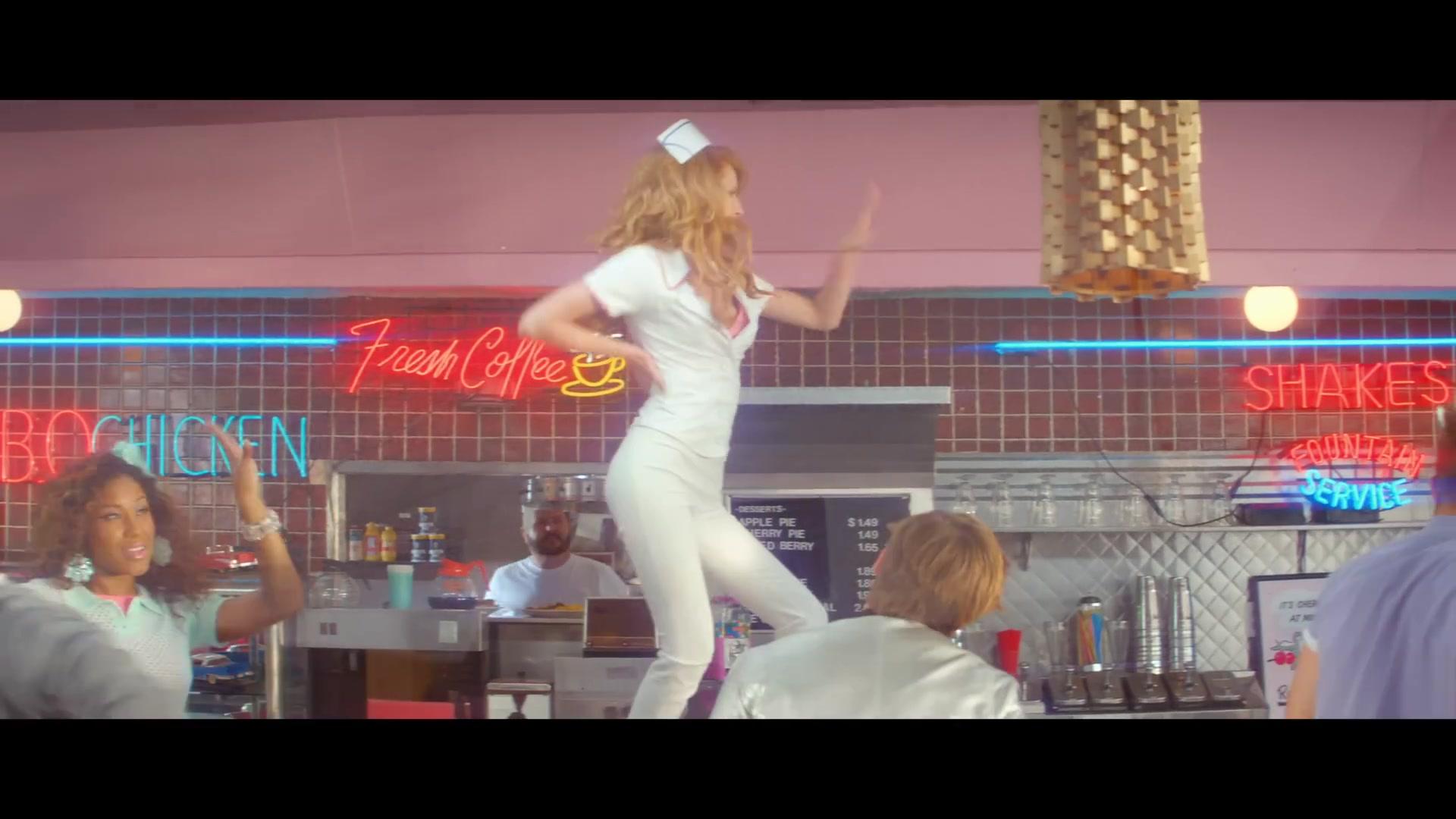 bellathornedaily_callitwhatever_screencaps_000139.jpg