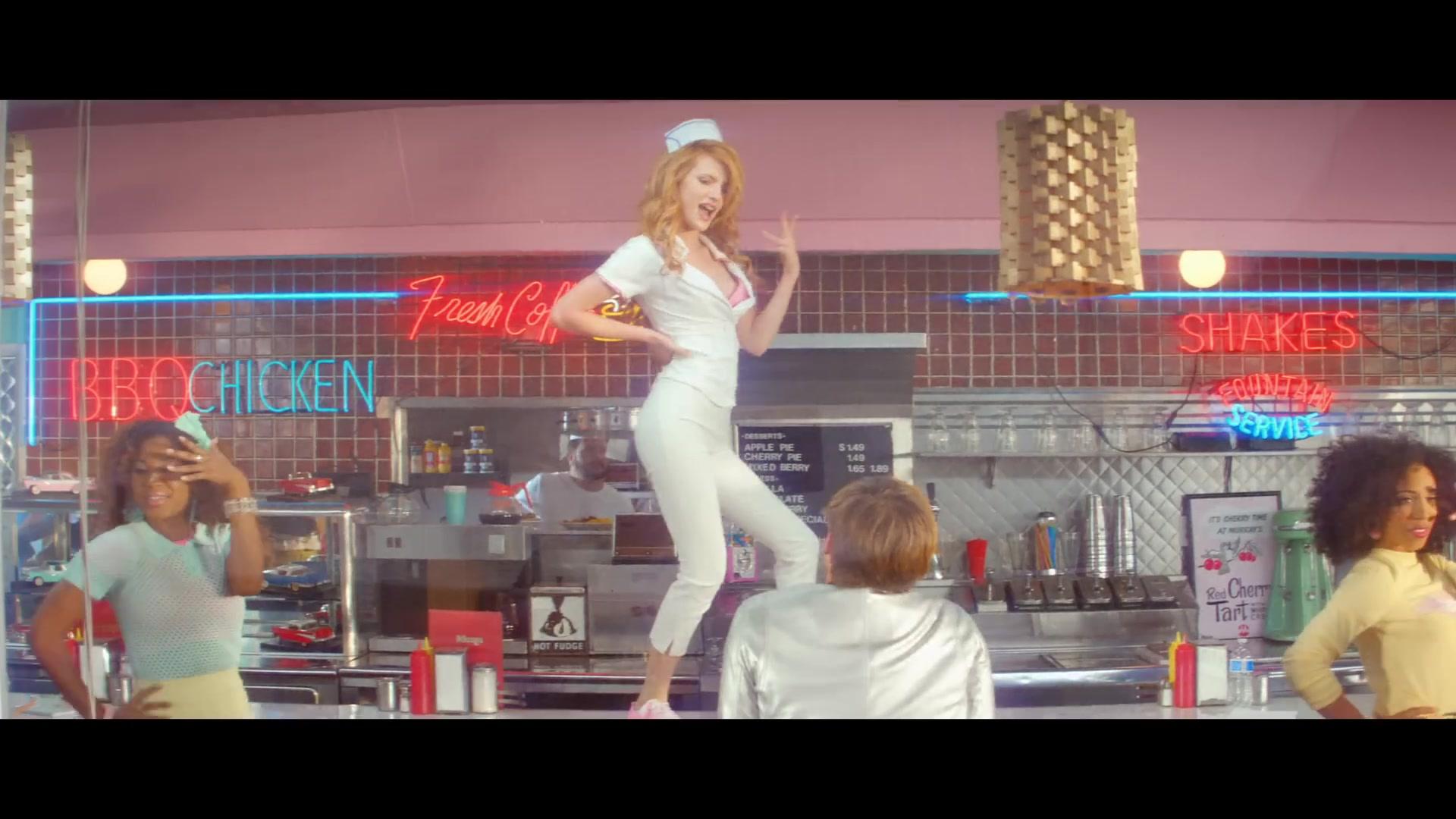 bellathornedaily_callitwhatever_screencaps_000143.jpg