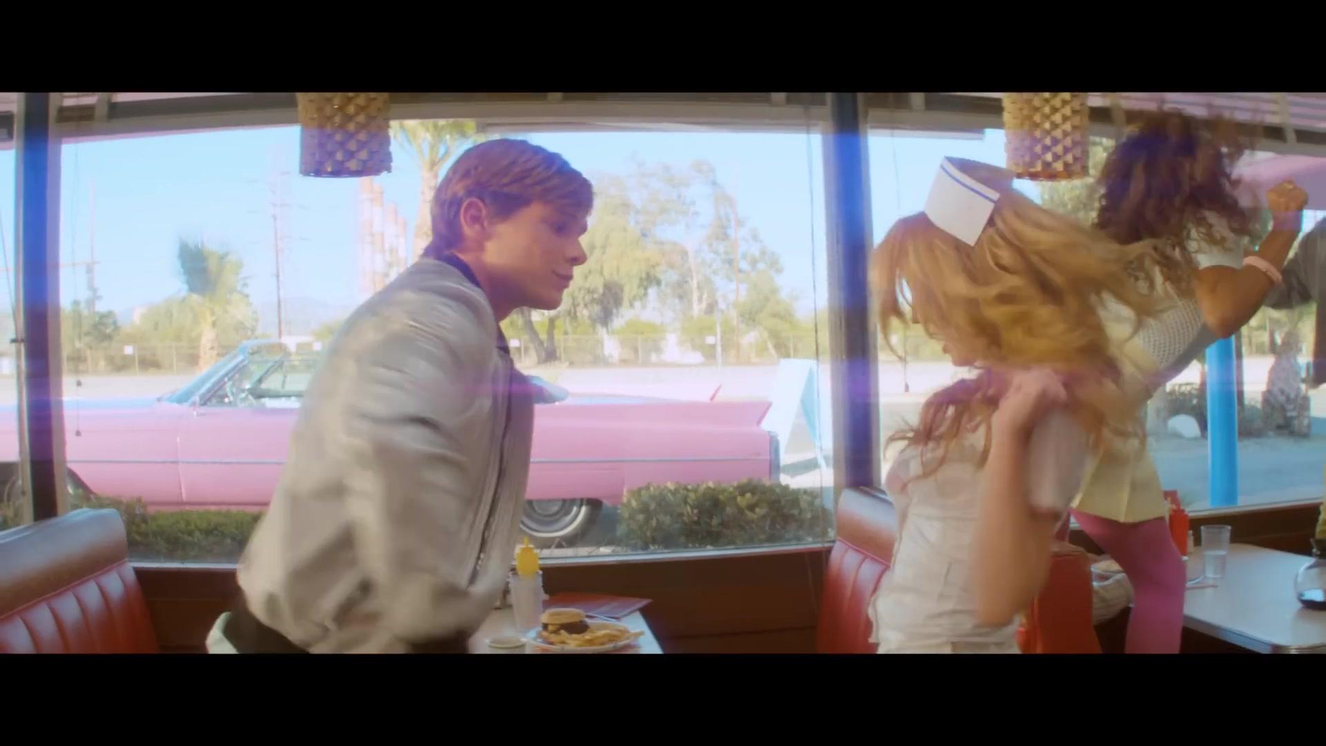 bellathornedaily_callitwhatever_screencaps_000155.jpg