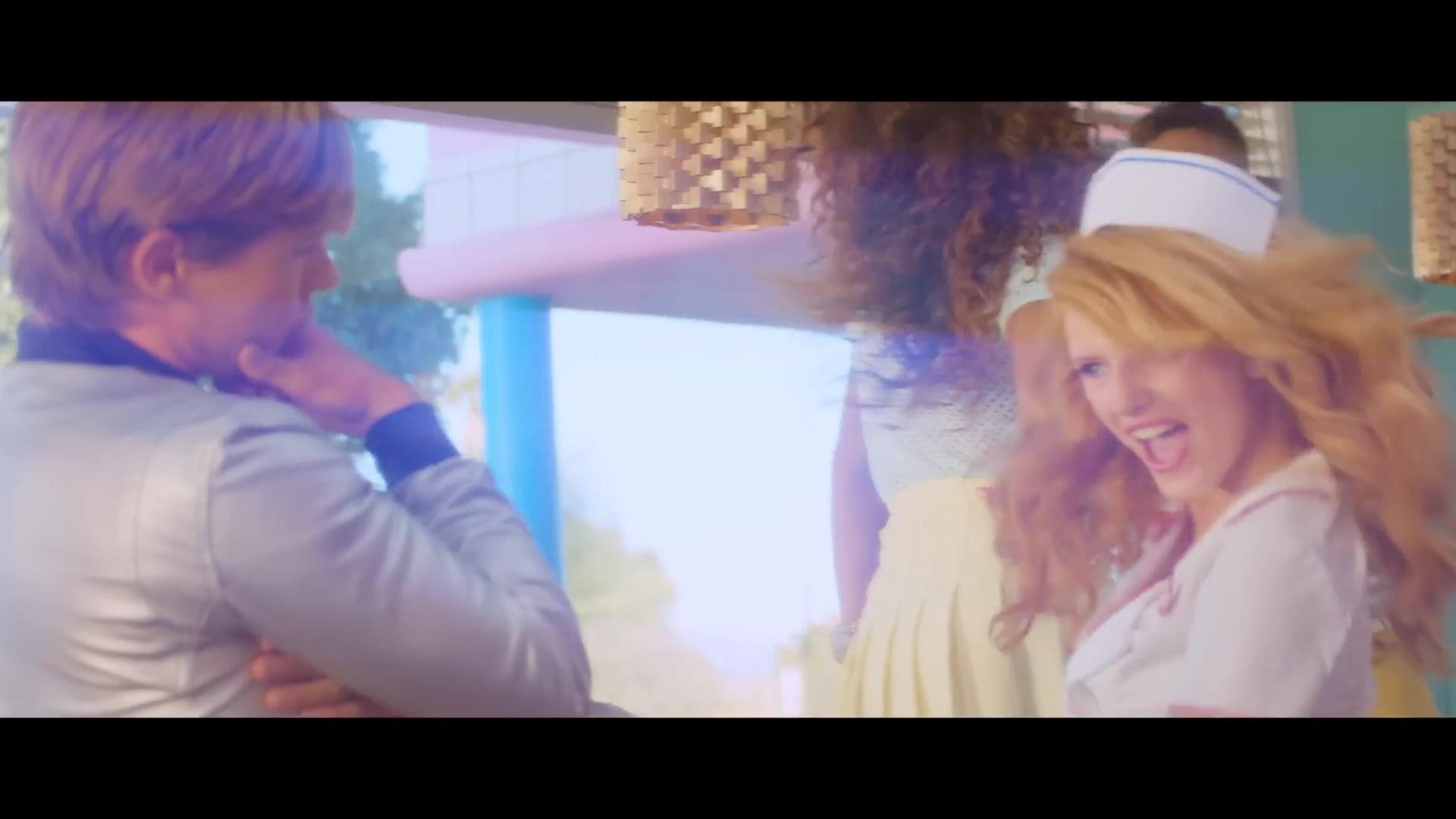 bellathornedaily_callitwhatever_screencaps_000158.jpg