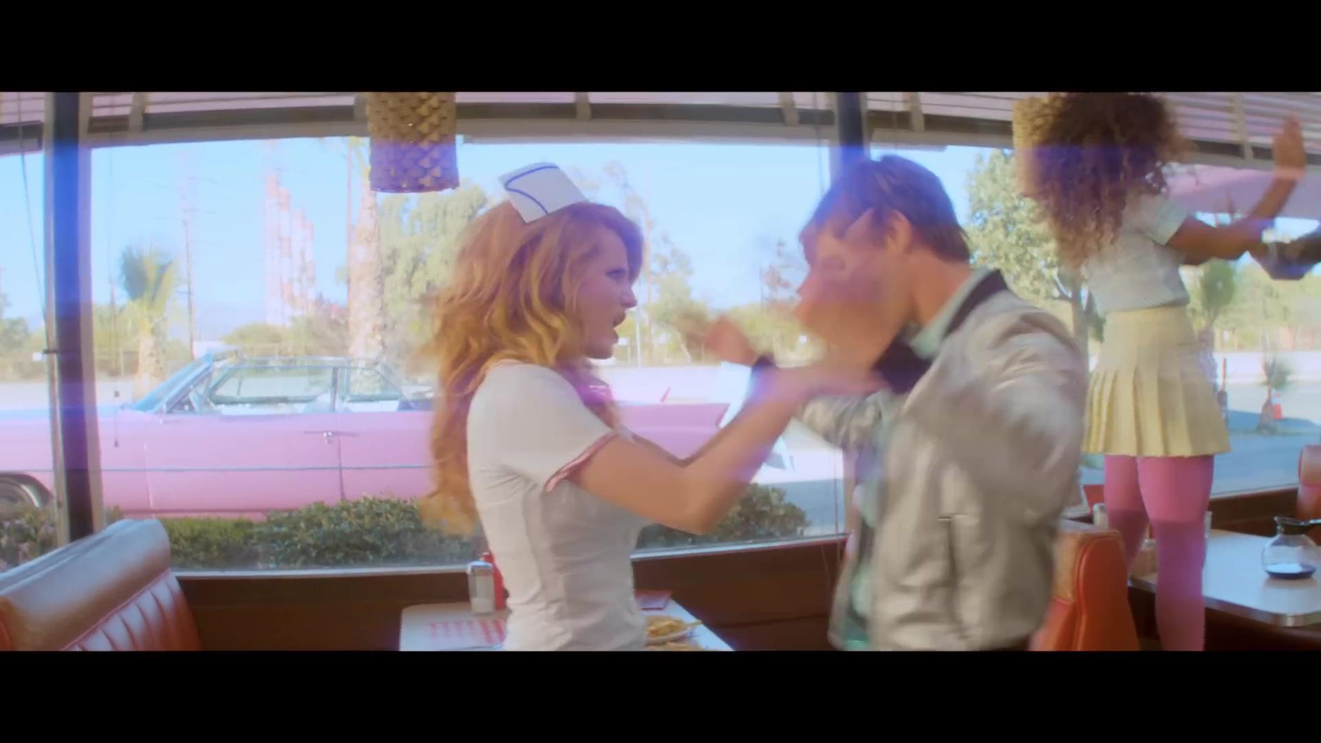 bellathornedaily_callitwhatever_screencaps_000173.jpg