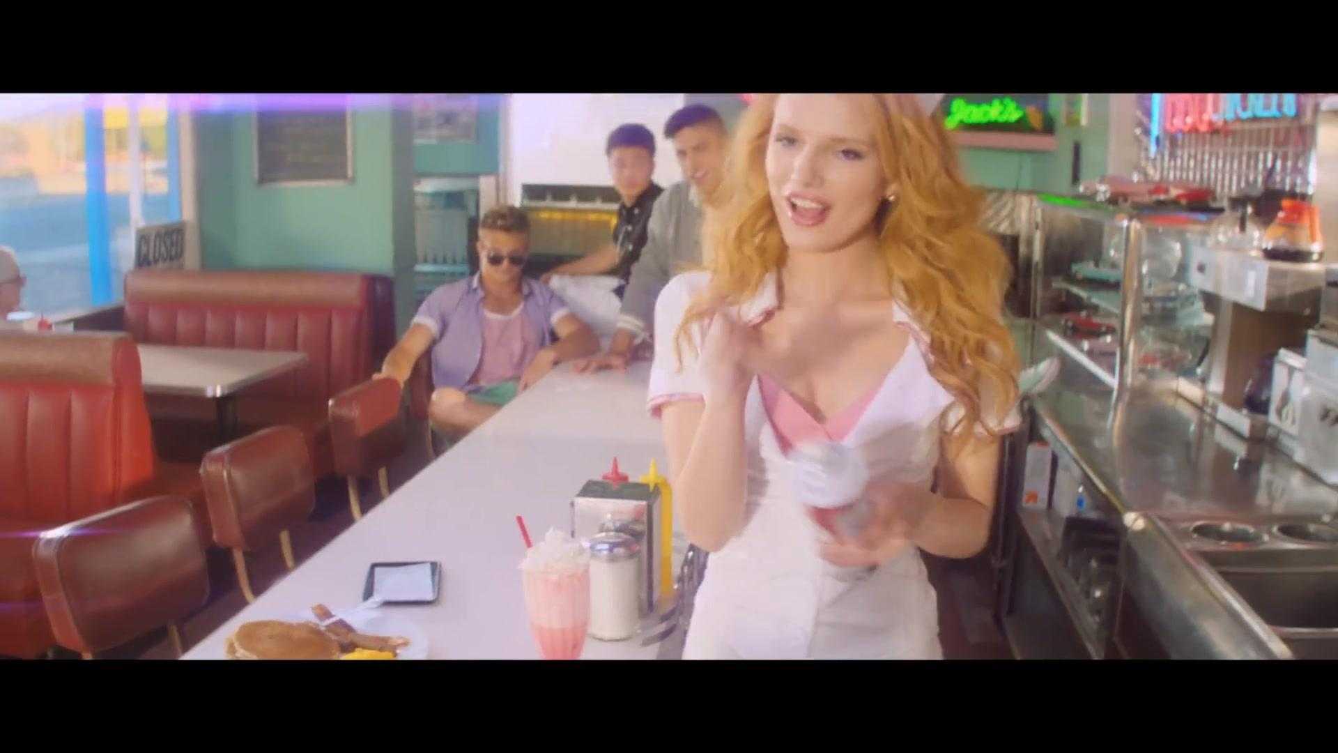 bellathornedaily_callitwhatever_screencaps_000180.jpg