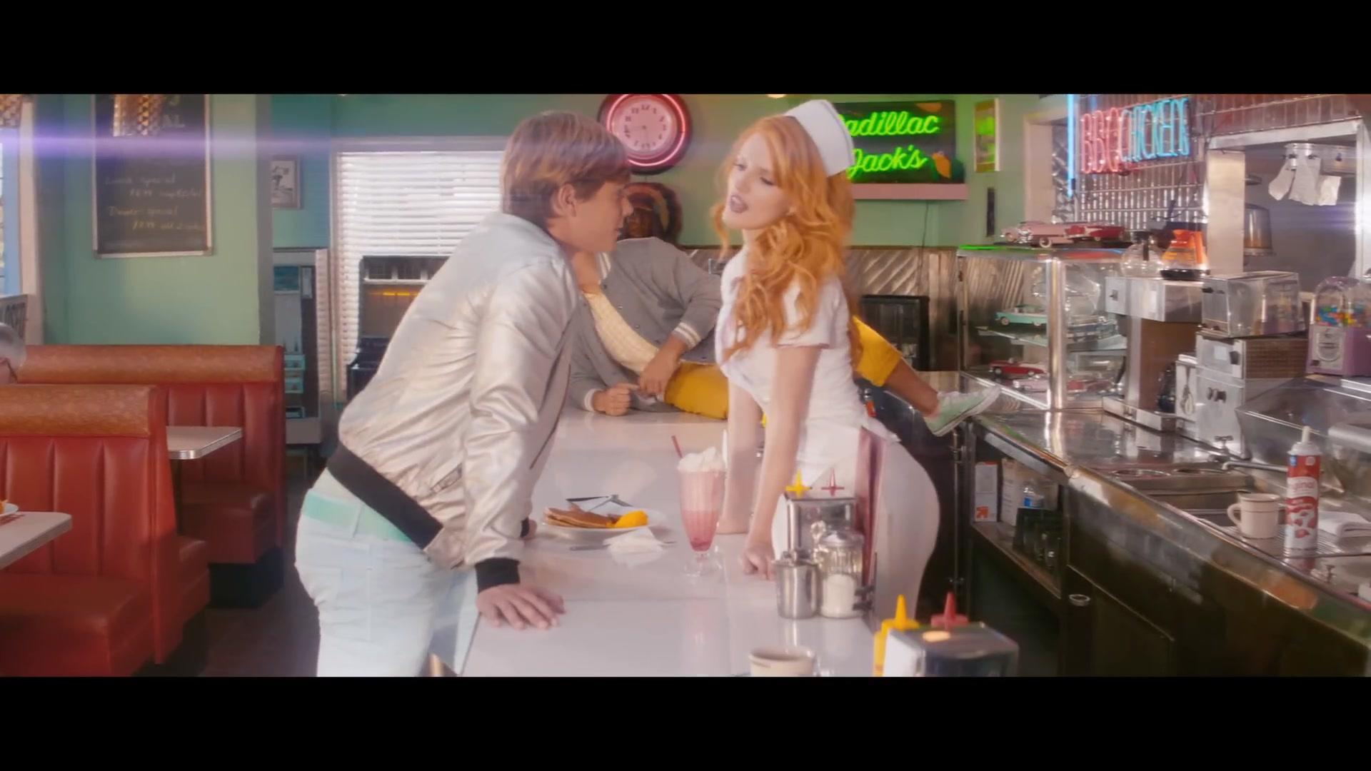 bellathornedaily_callitwhatever_screencaps_000188.jpg