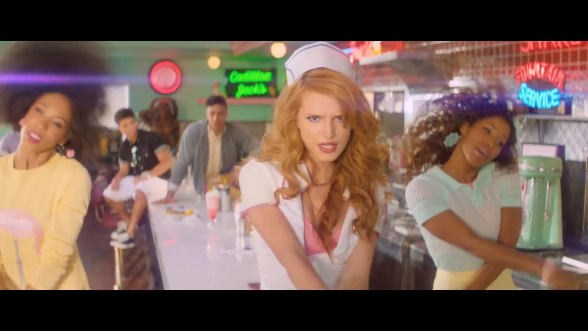 bellathornedaily_callitwhatever_screencaps_000257.jpg
