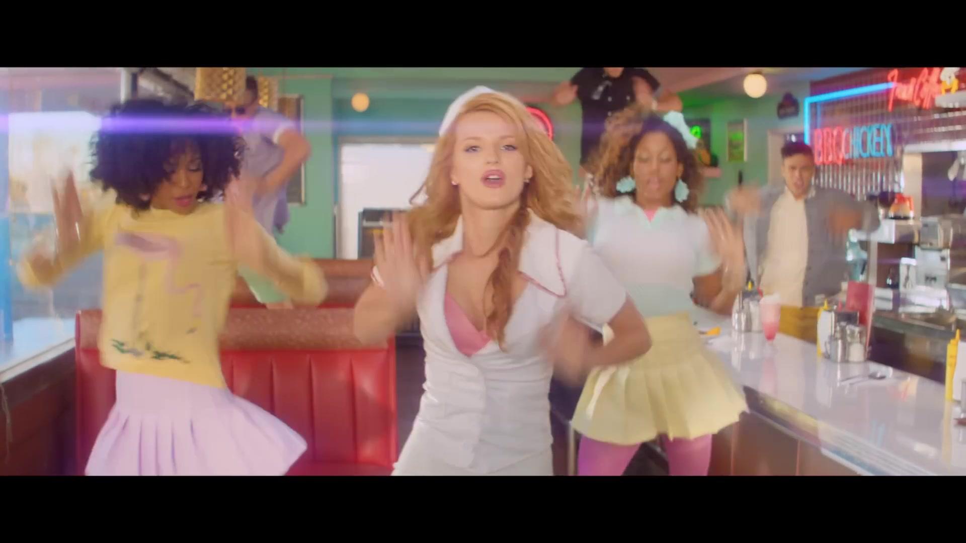 bellathornedaily_callitwhatever_screencaps_000290.jpg