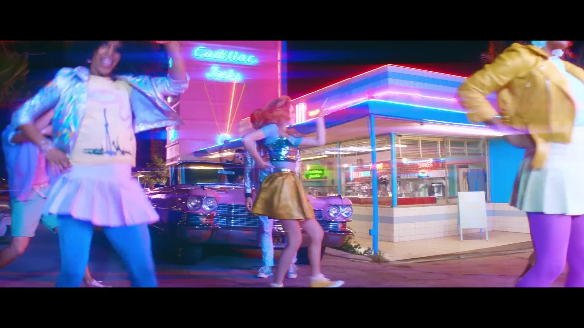 bellathornedaily_callitwhatever_screencaps_000369.jpg