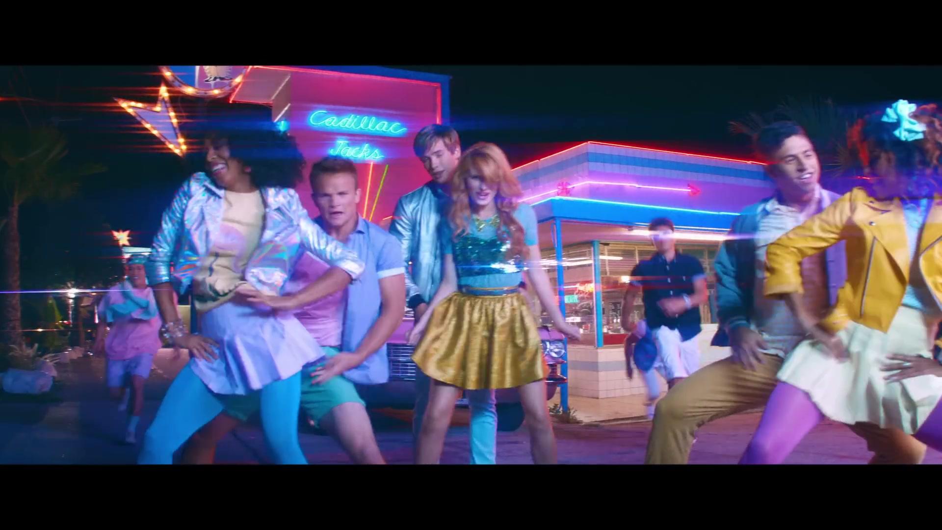 bellathornedaily_callitwhatever_screencaps_000421.jpg