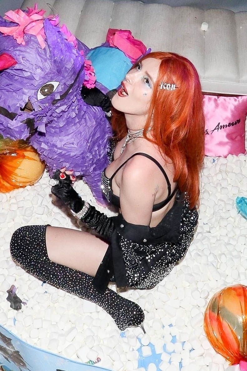 bellathornedaily_coachella_party_282629.jpg bellathornedaily_coachella_party_282629.jpg