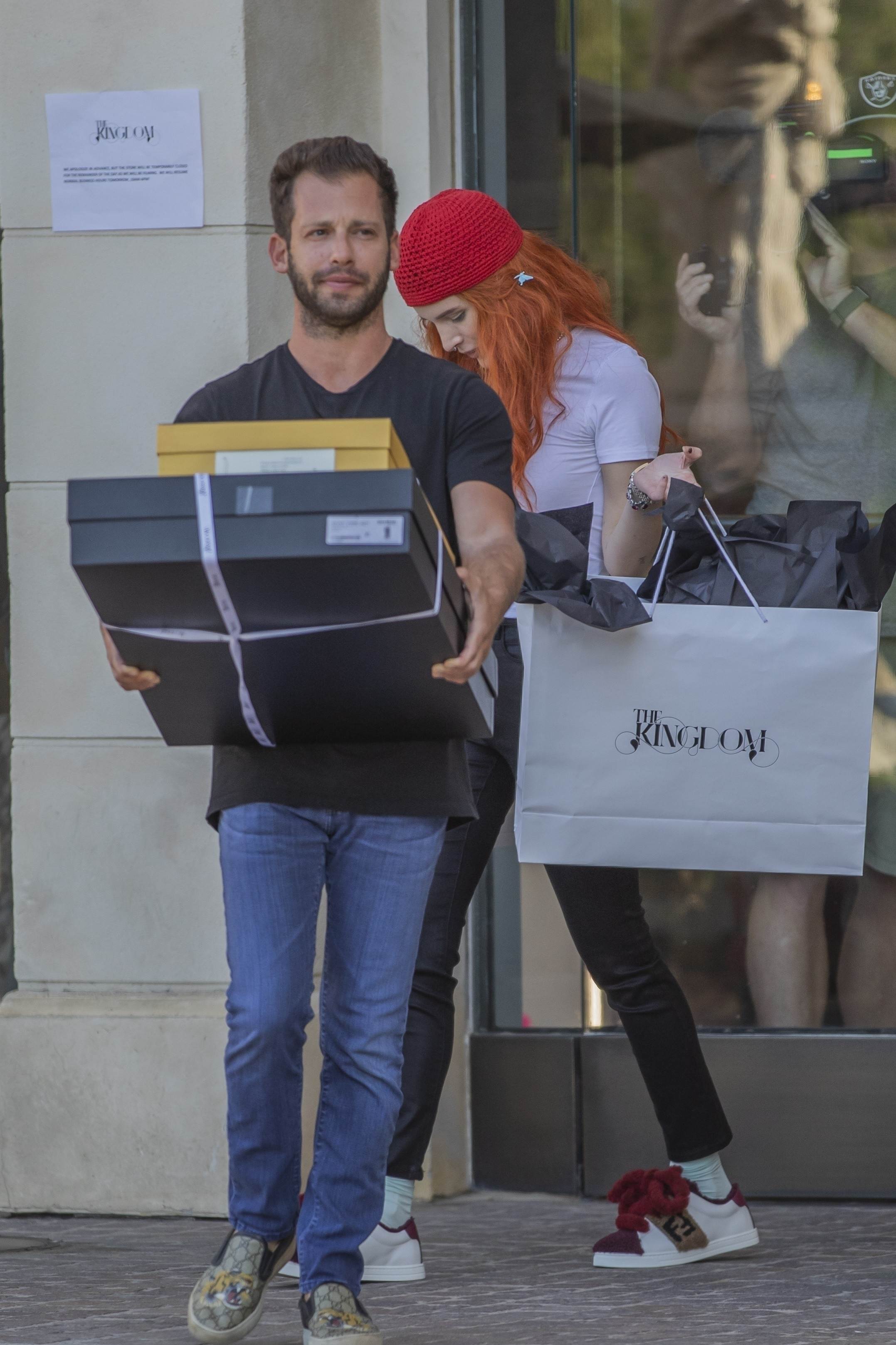 bellathornedaily_droppincash_set_sept18_28129.jpg bellathornedaily_droppincash_set_sept18_28129.jpg
