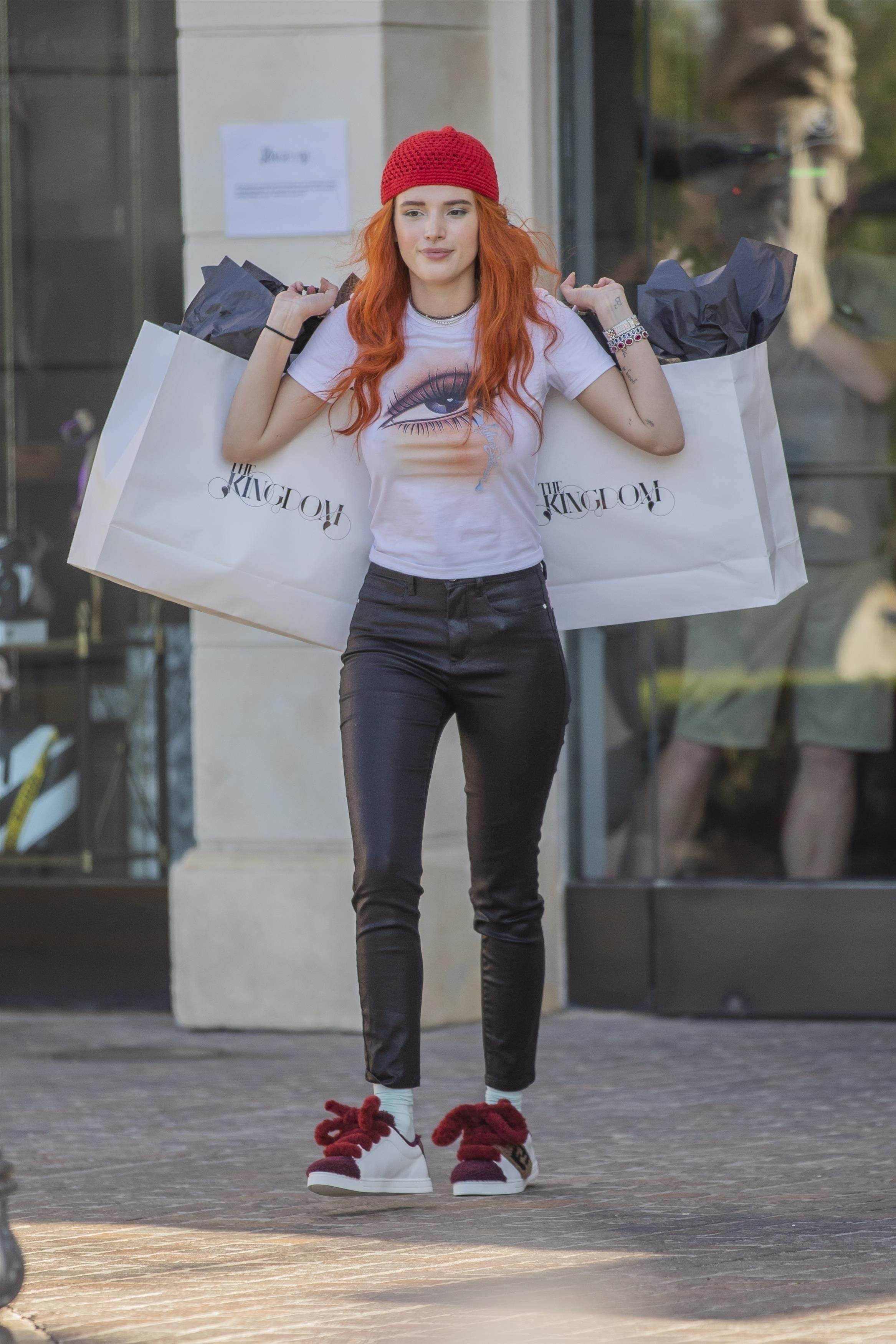 bellathornedaily_droppincash_set_sept18_282329.jpg bellathornedaily_droppincash_set_sept18_282329.jpg