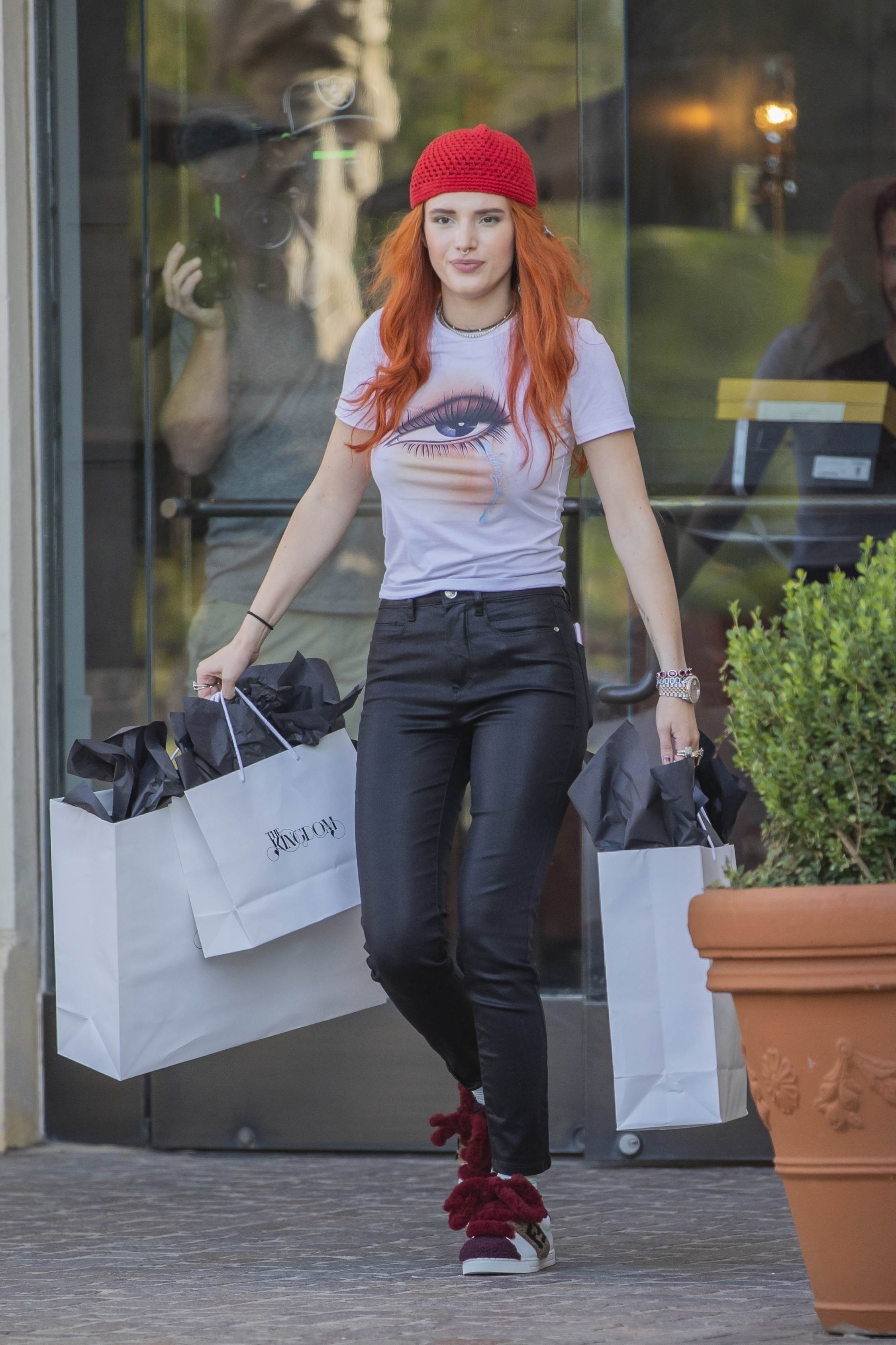 bellathornedaily_droppincash_set_sept18_283429.jpg
