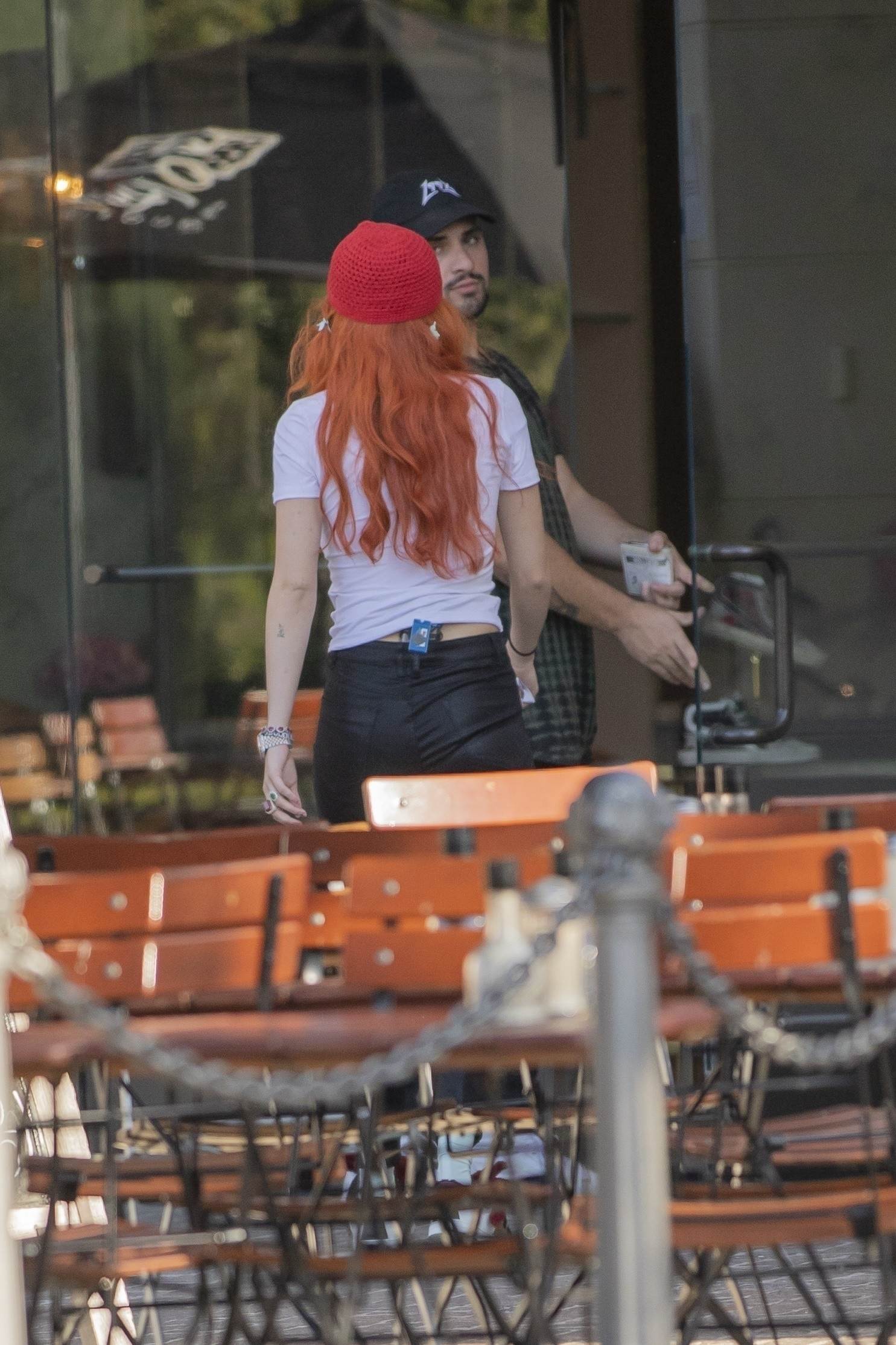 bellathornedaily_droppincash_set_sept18_284029.jpg