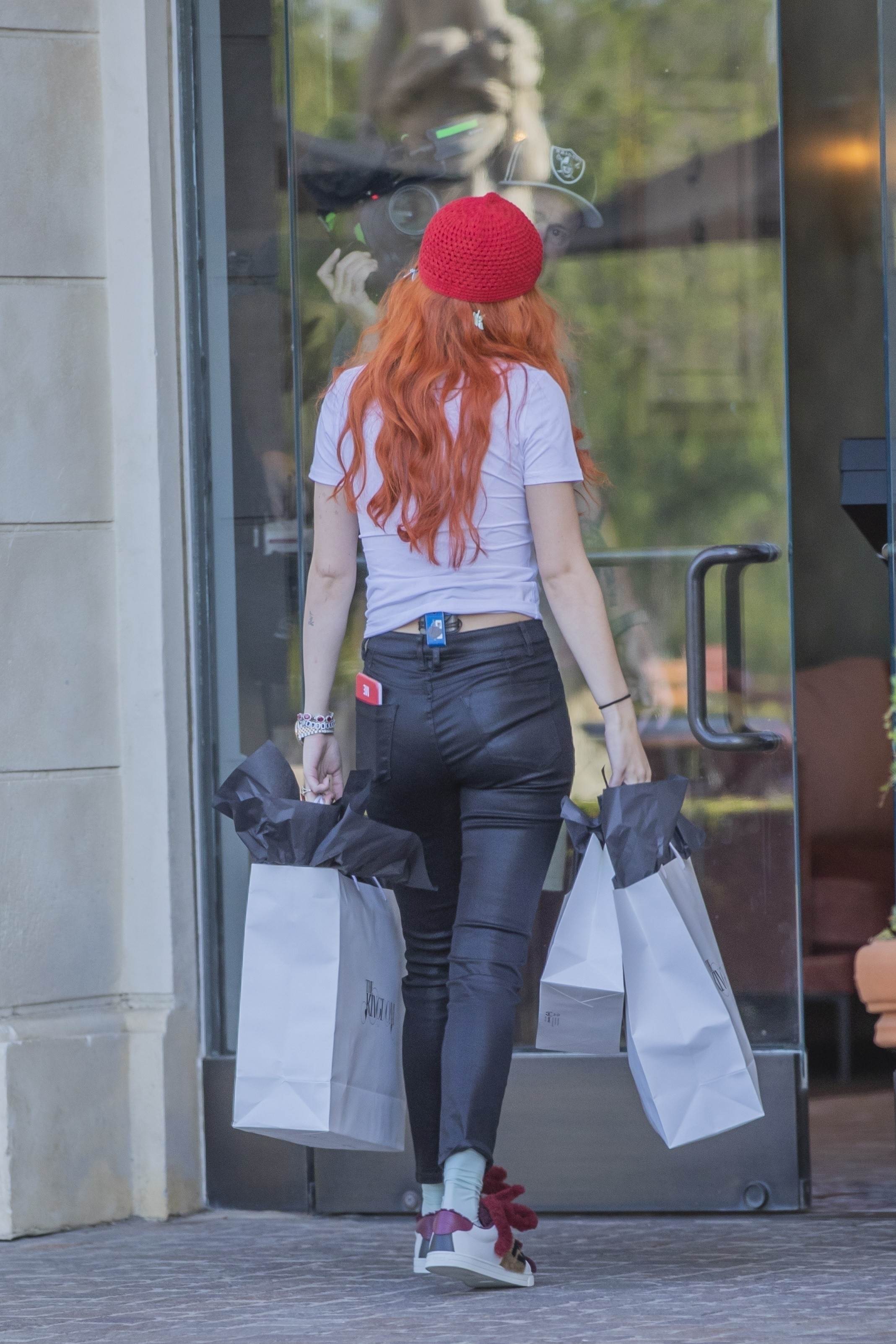 bellathornedaily_droppincash_set_sept18_28629.jpg
