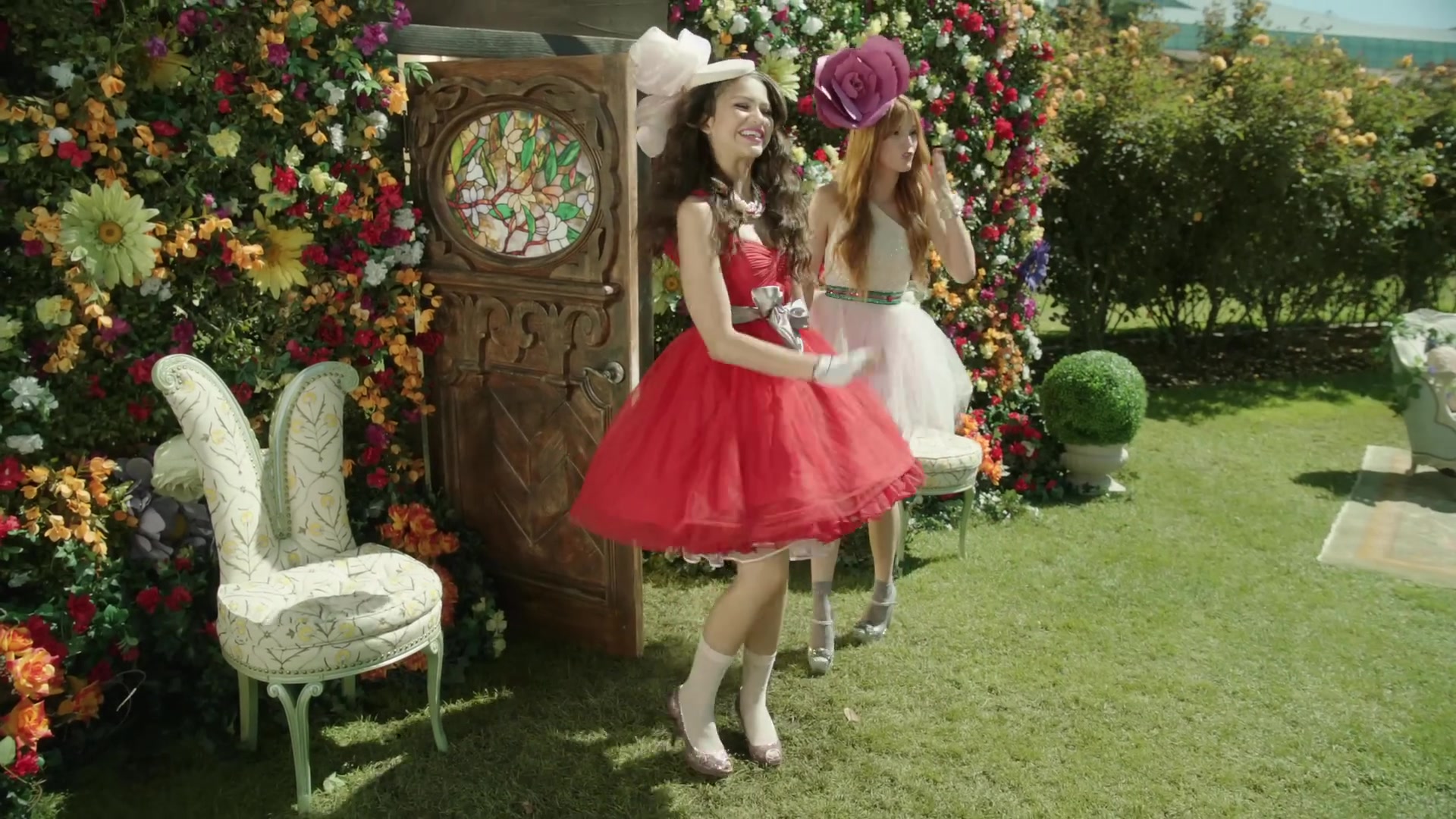 bellathornedaily_fashionismykryptonite_madeinjapan_mv_000111.jpg
