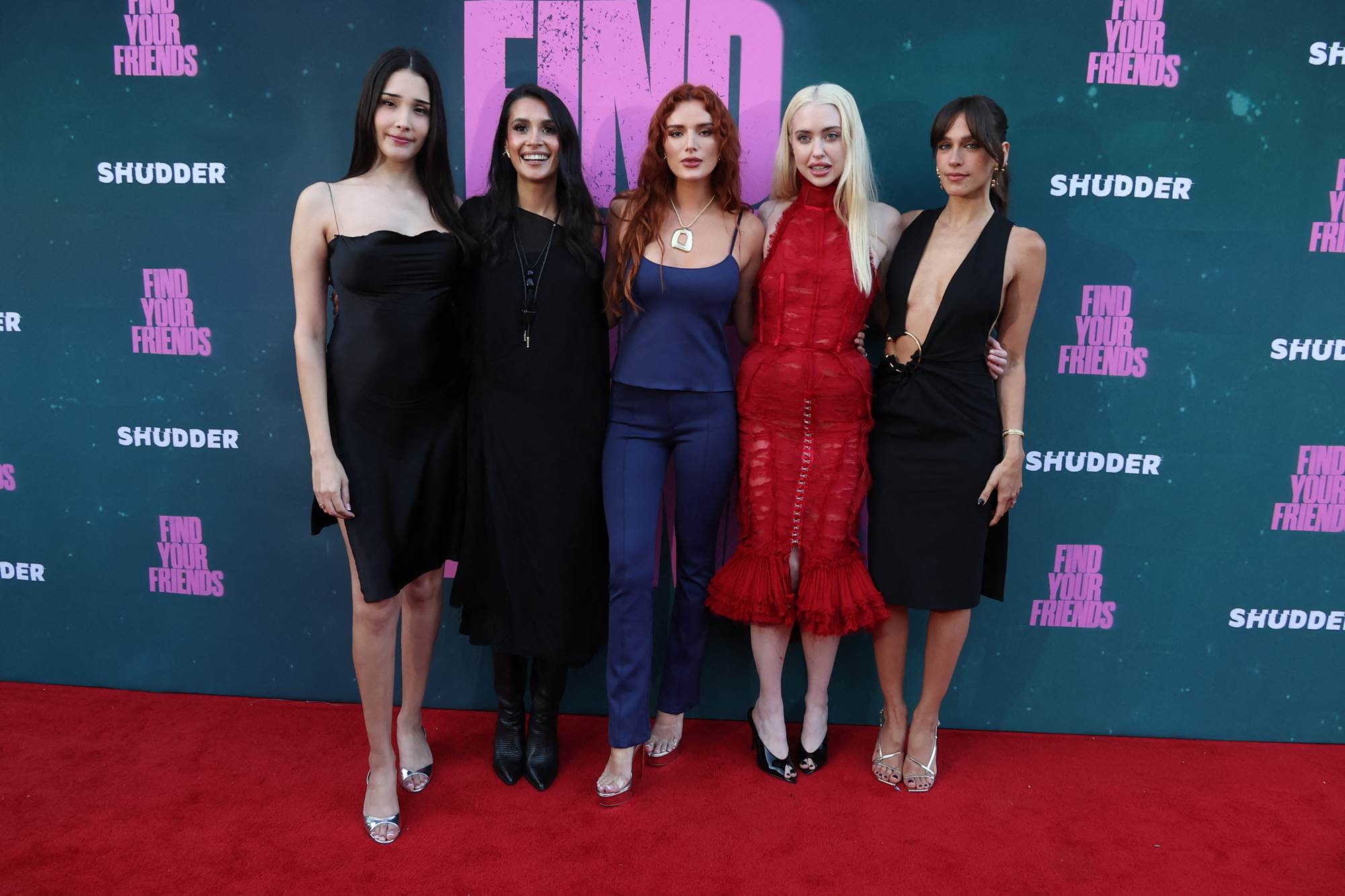 bellathornedaily_findyourfriendslapremiere_arrivals_2811029.jpg