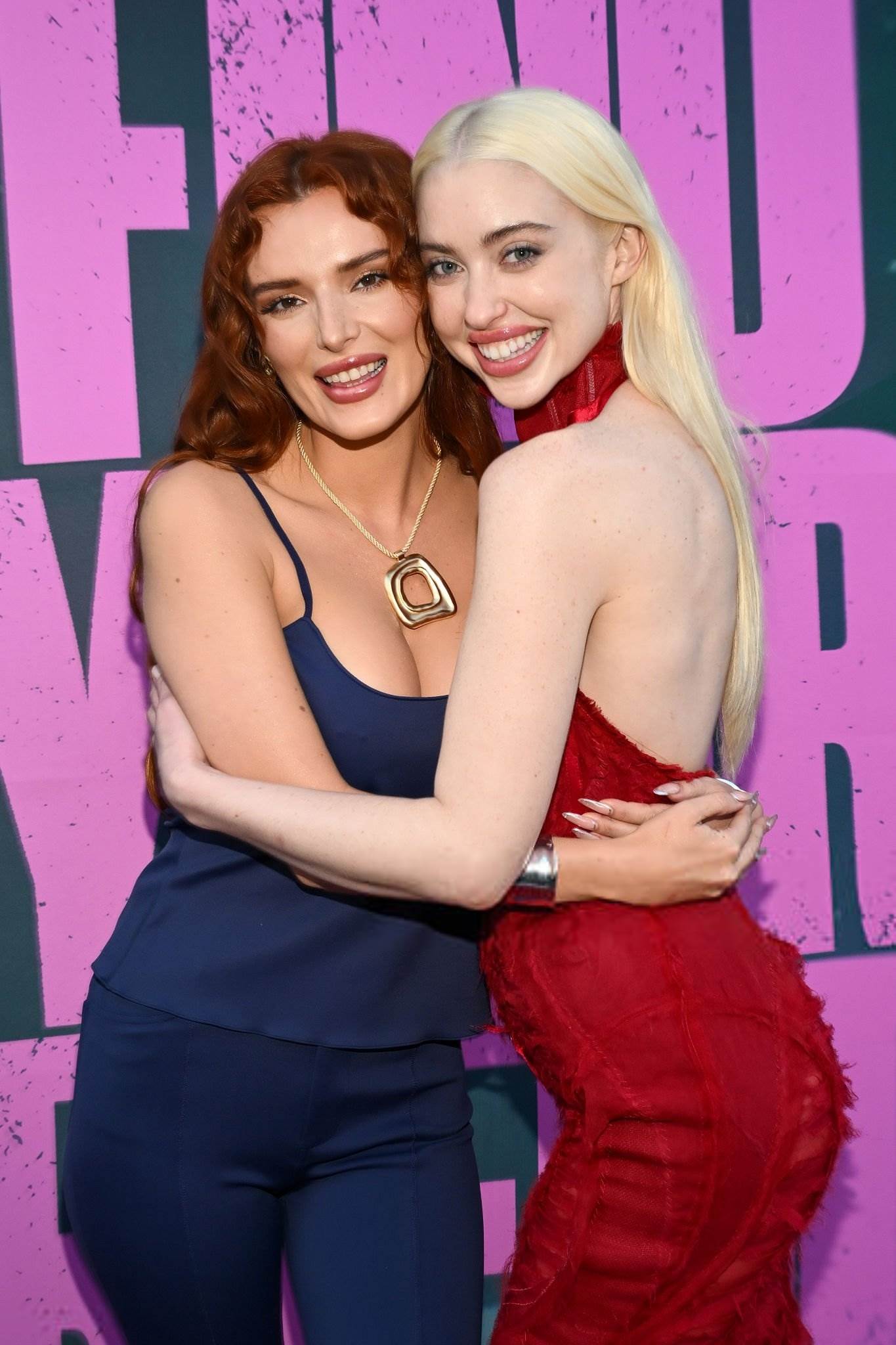 bellathornedaily_findyourfriendslapremiere_arrivals_289329.jpg