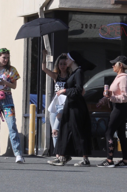 bellathornedaily_habit_filming_feb2020_281229.jpg