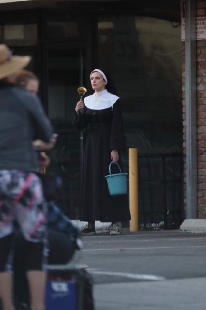 bellathornedaily_habit_filming_feb2020_281429.jpg