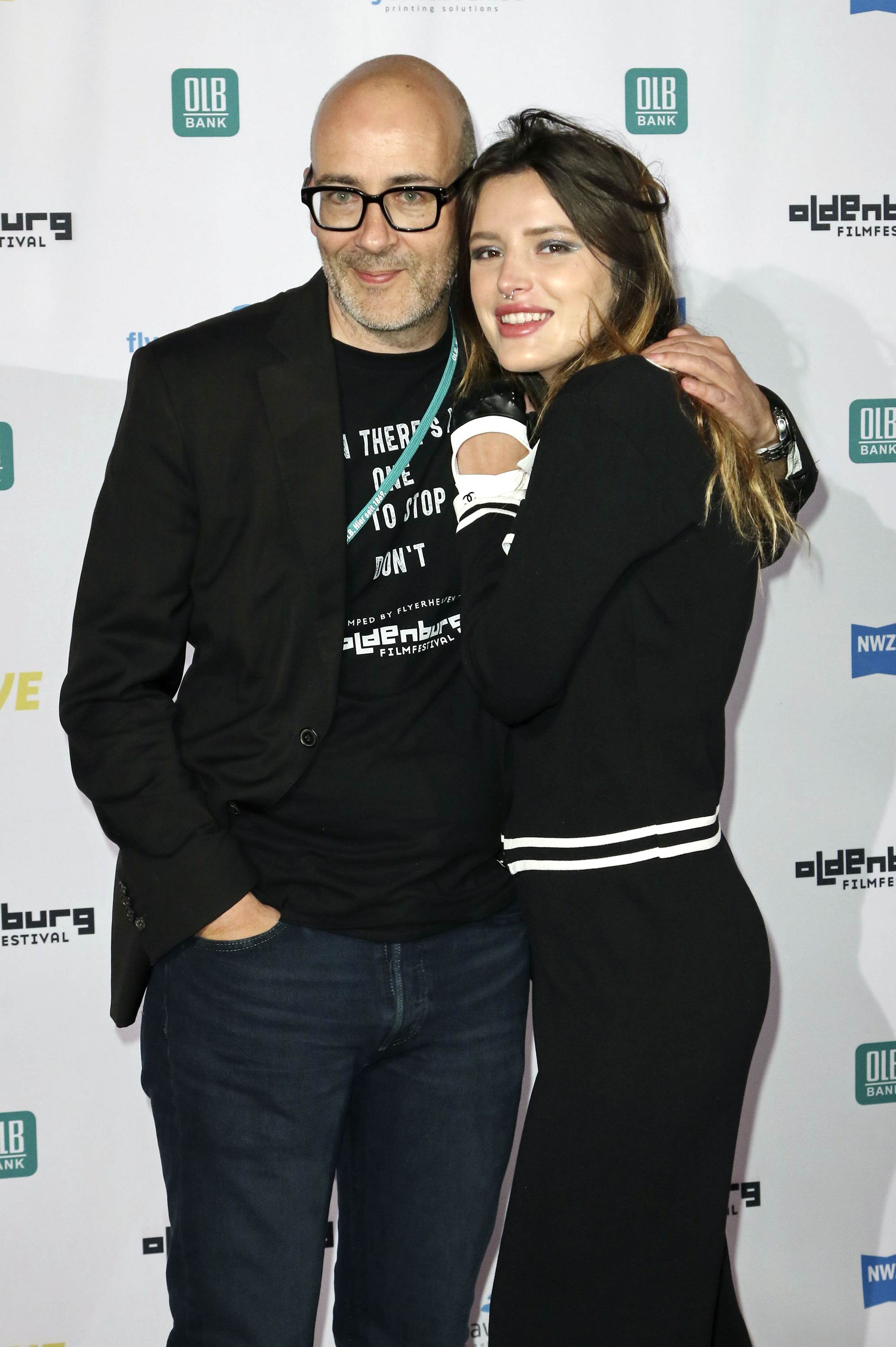 bellathornedaily_himherpremiere_germany_281929.jpg
