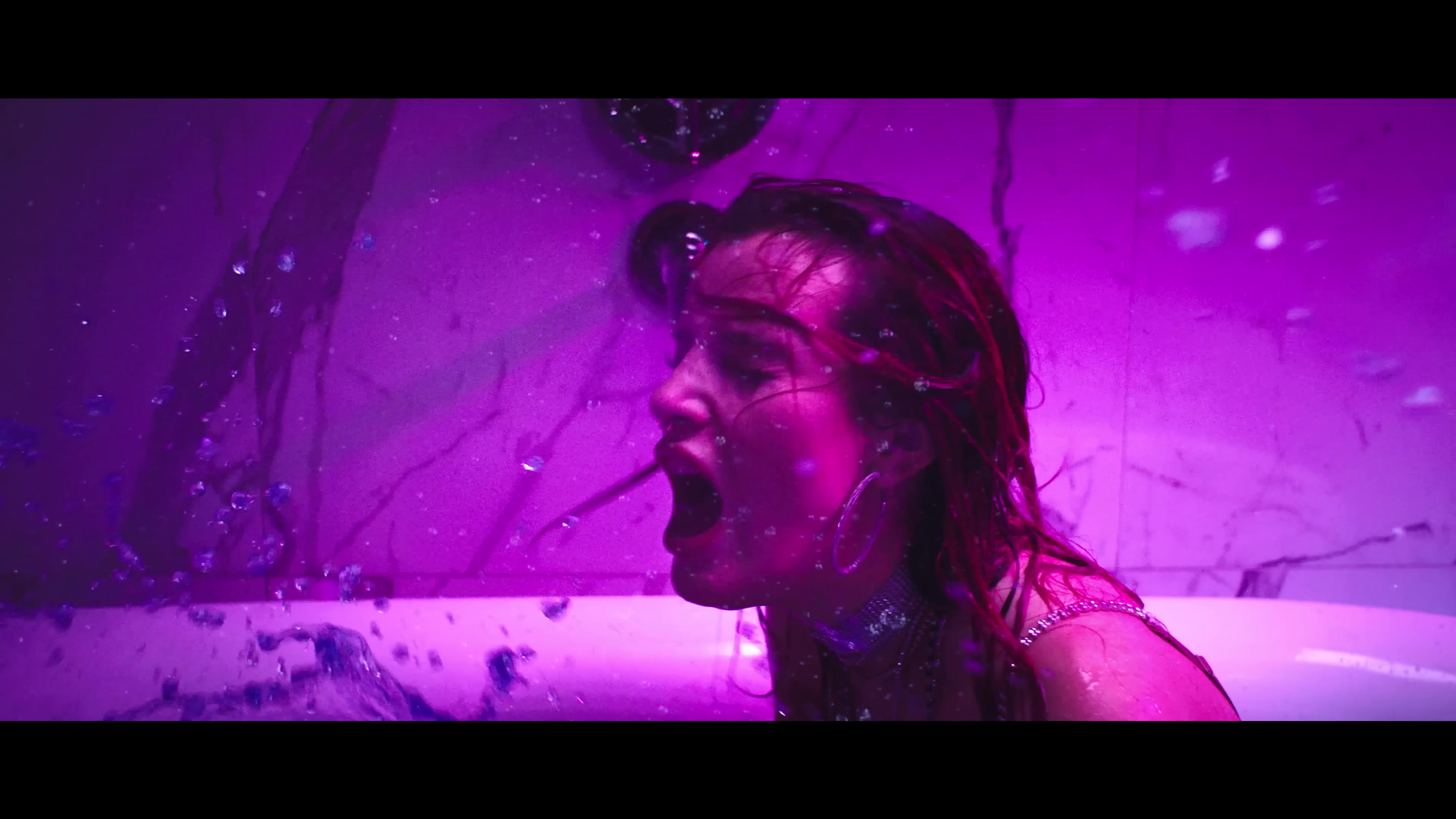 bellathornedaily_justcall_mv_000074.jpg