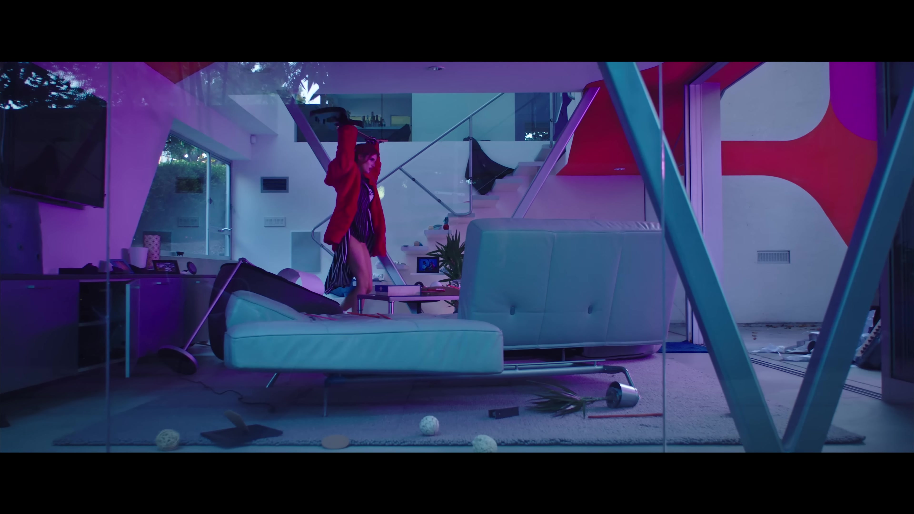 bellathornedaily_justcall_mv_000098.jpg