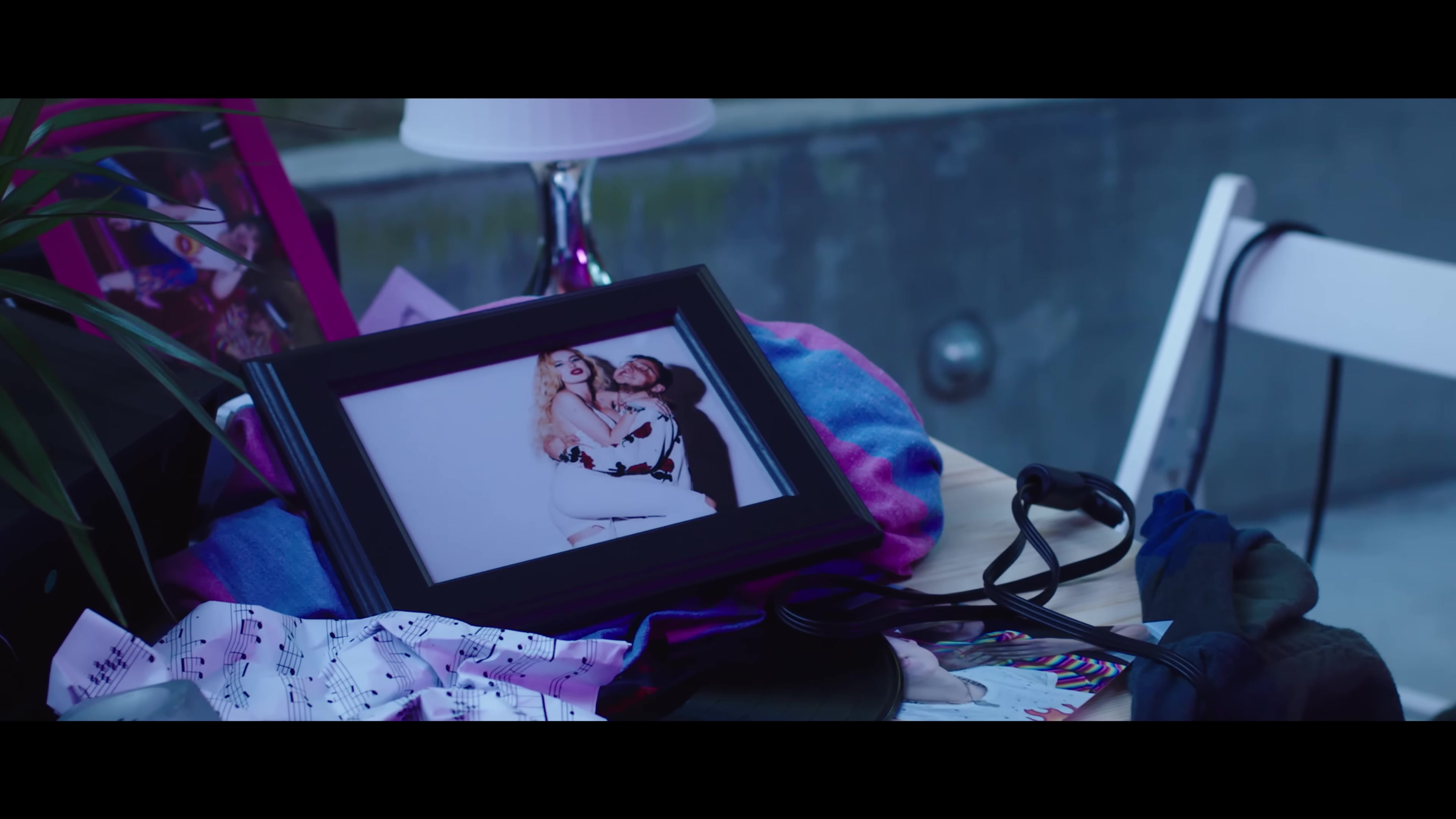 bellathornedaily_justcall_mv_000103.jpg
