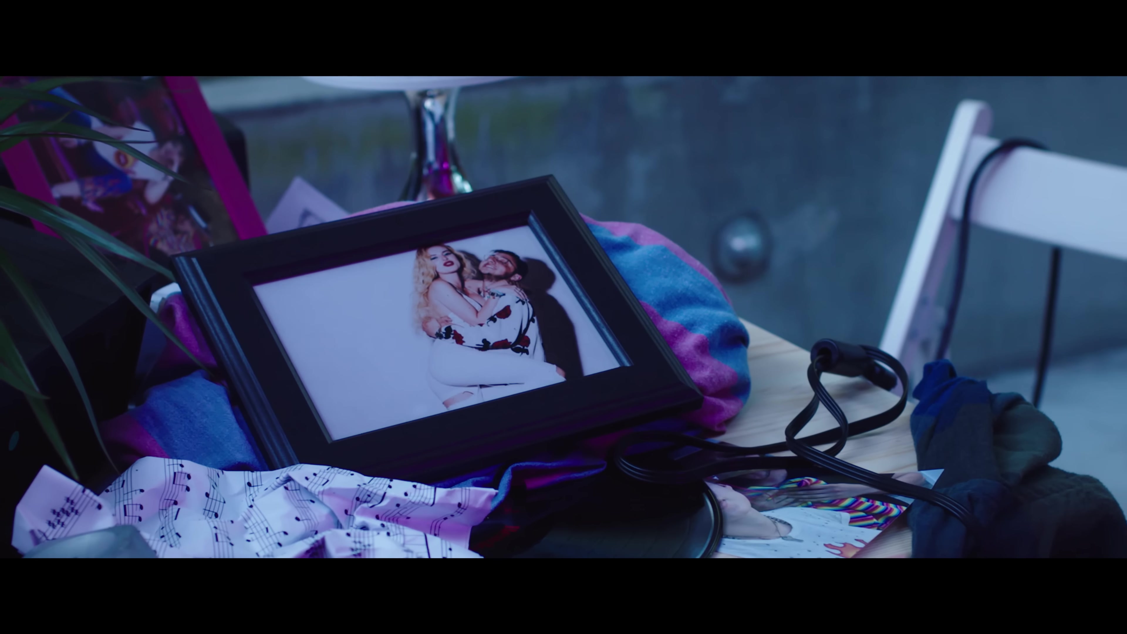 bellathornedaily_justcall_mv_000104.jpg