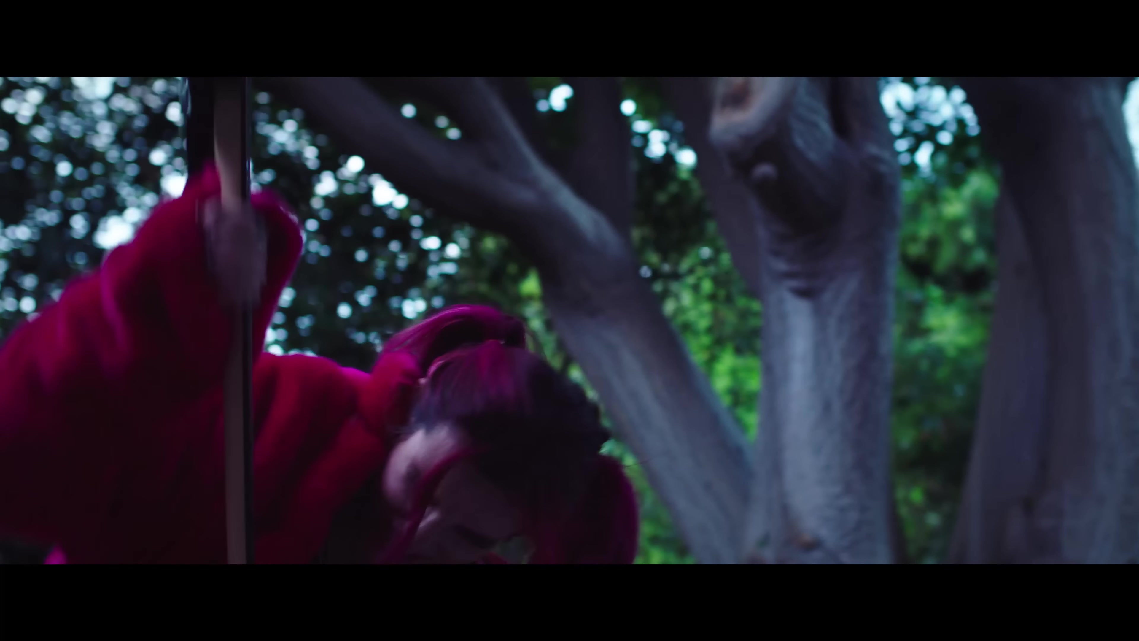 bellathornedaily_justcall_mv_000105.jpg