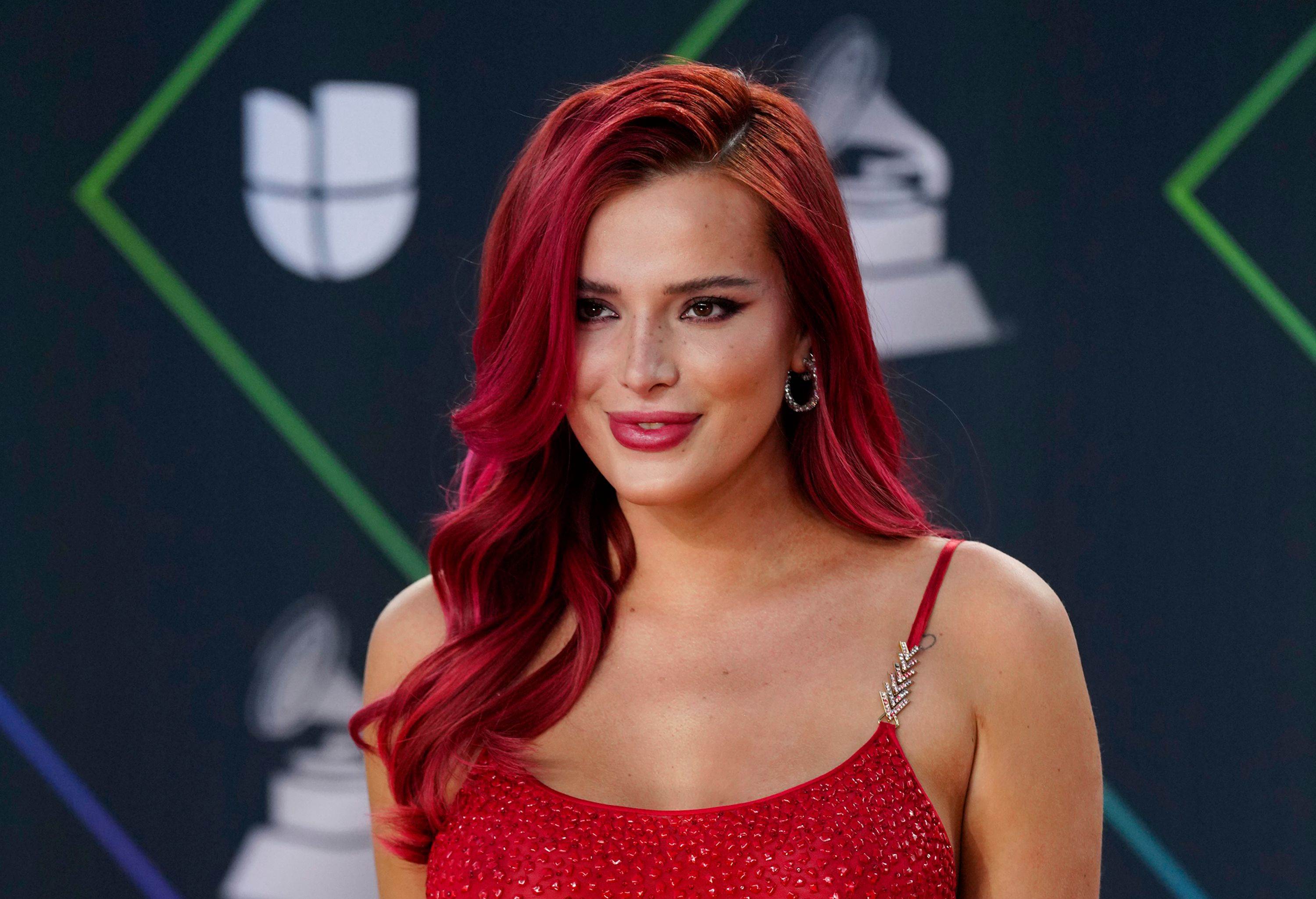 bellathornedaily_latingrammys_redcarpet_28829.jpg bellathornedaily_latingrammys_redcarpet_28829.jpg