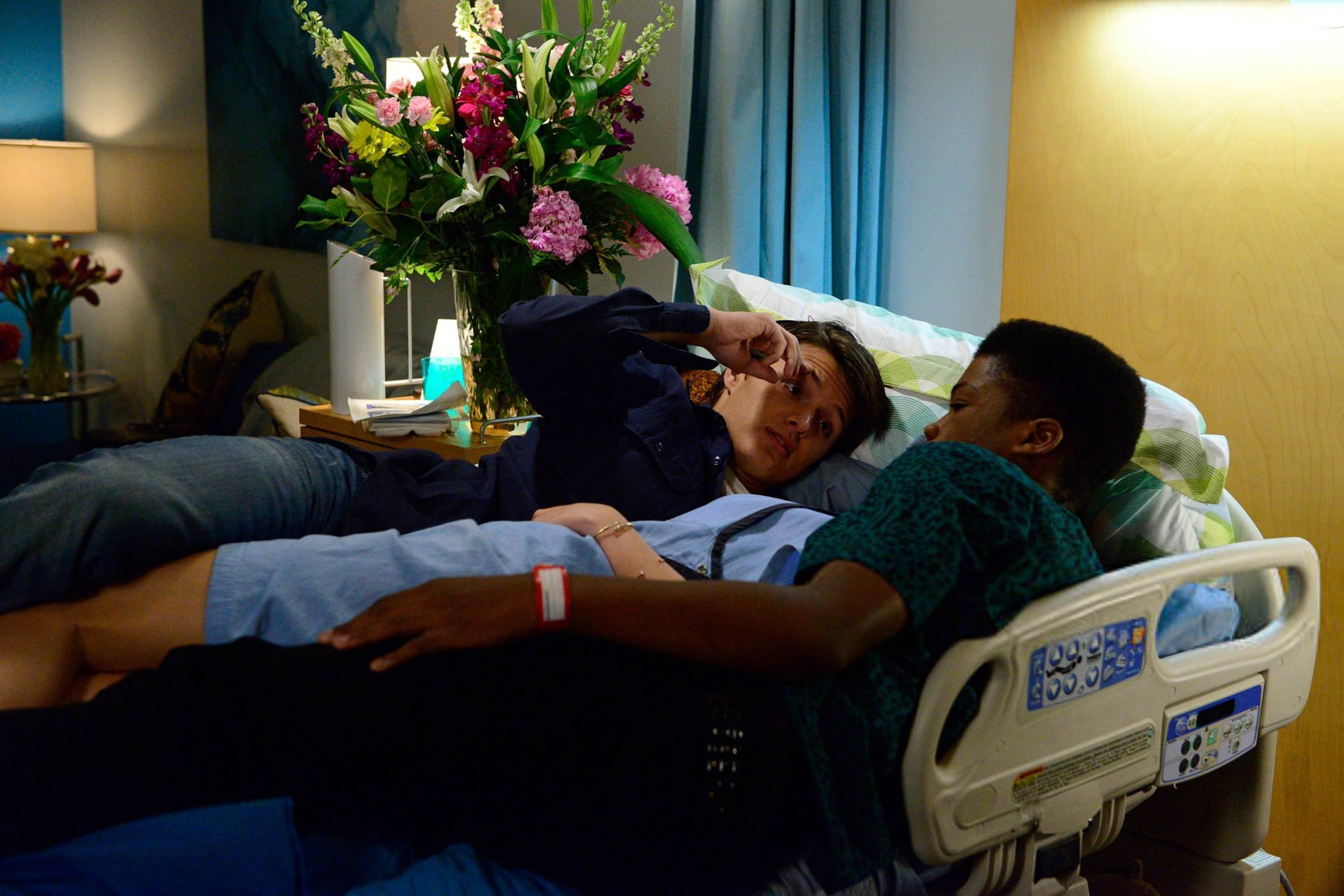 bellathornedaily_redbandsociety_1x09_stills_28929.jpg