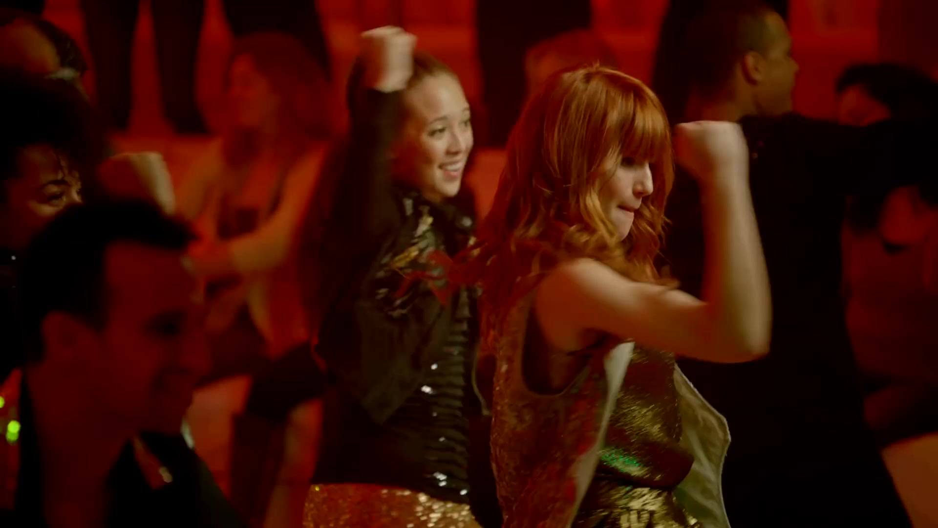 bellathornedaily_somethingtodancefor_ttylxox_mashup_mv_000078.jpg