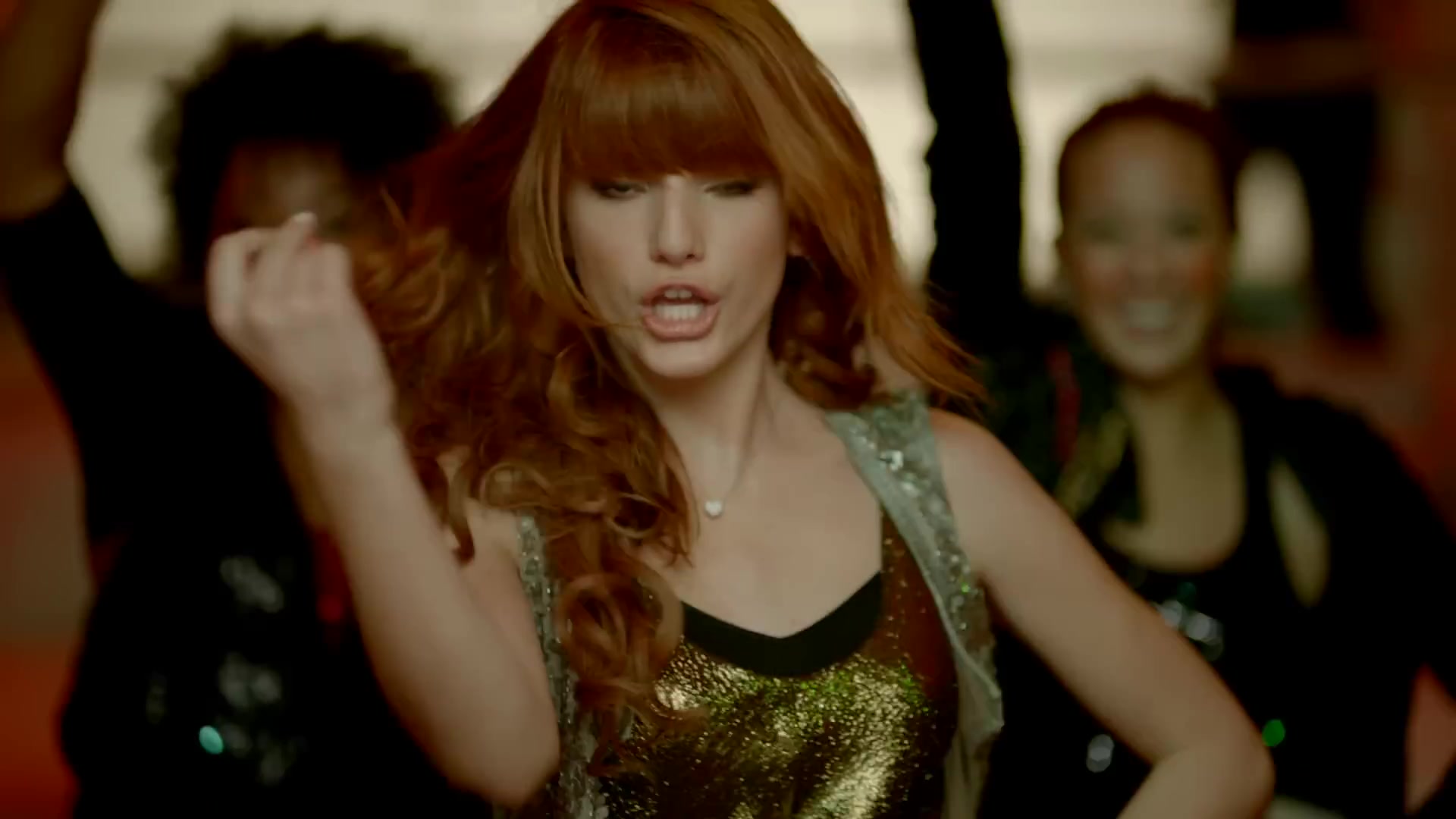 bellathornedaily_somethingtodancefor_ttylxox_mashup_mv_000089.jpg
