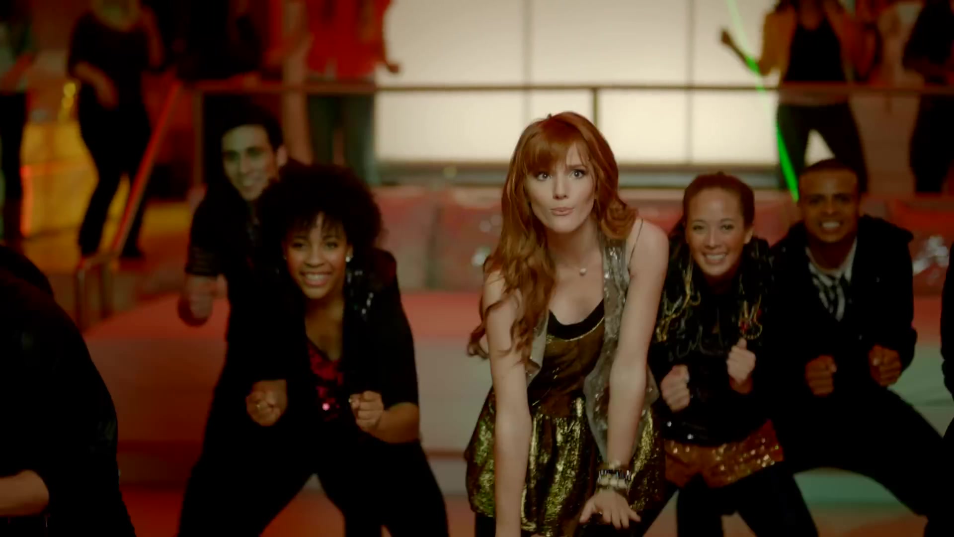 bellathornedaily_somethingtodancefor_ttylxox_mashup_mv_000099.jpg