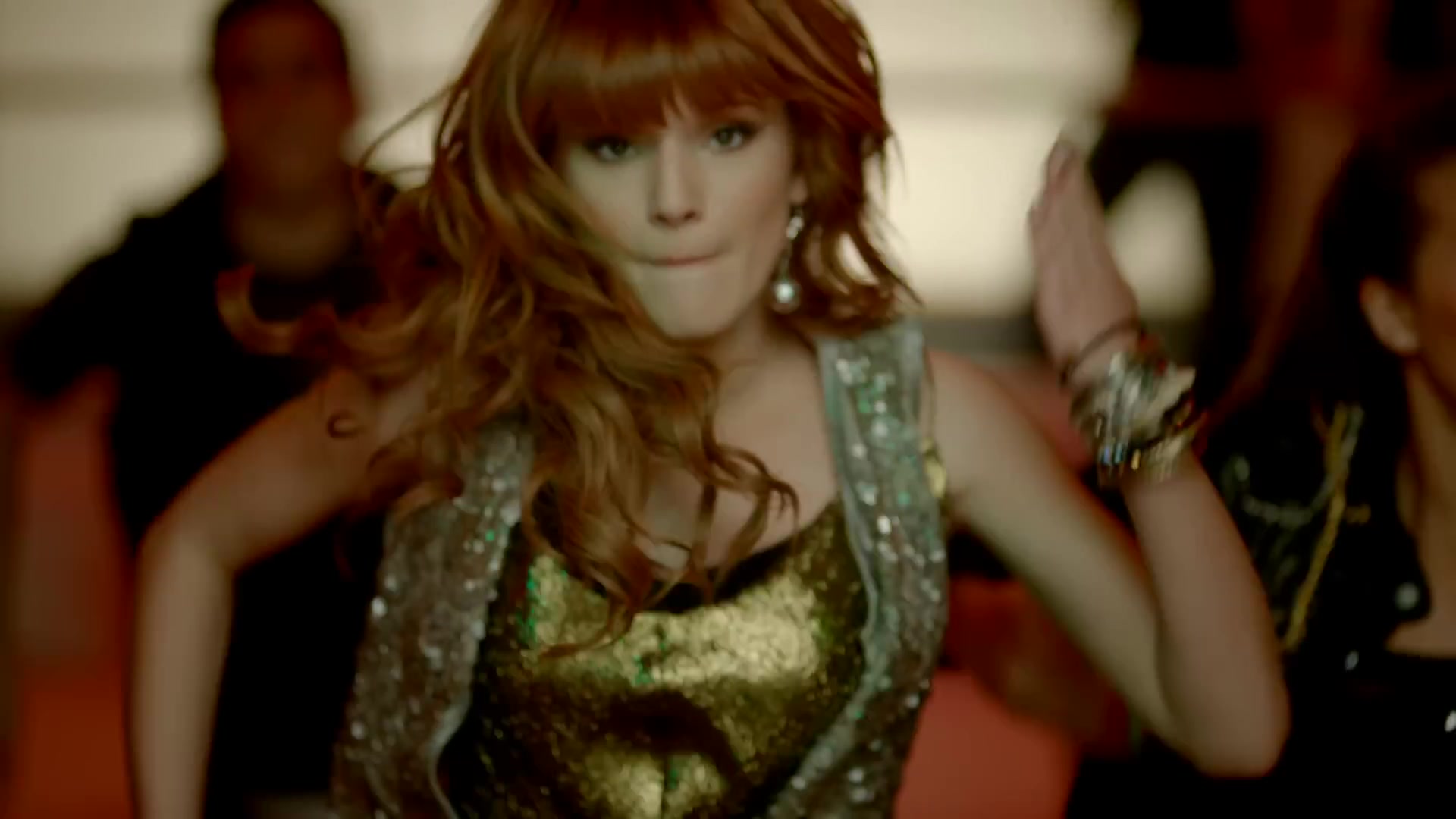 bellathornedaily_somethingtodancefor_ttylxox_mashup_mv_000107.jpg