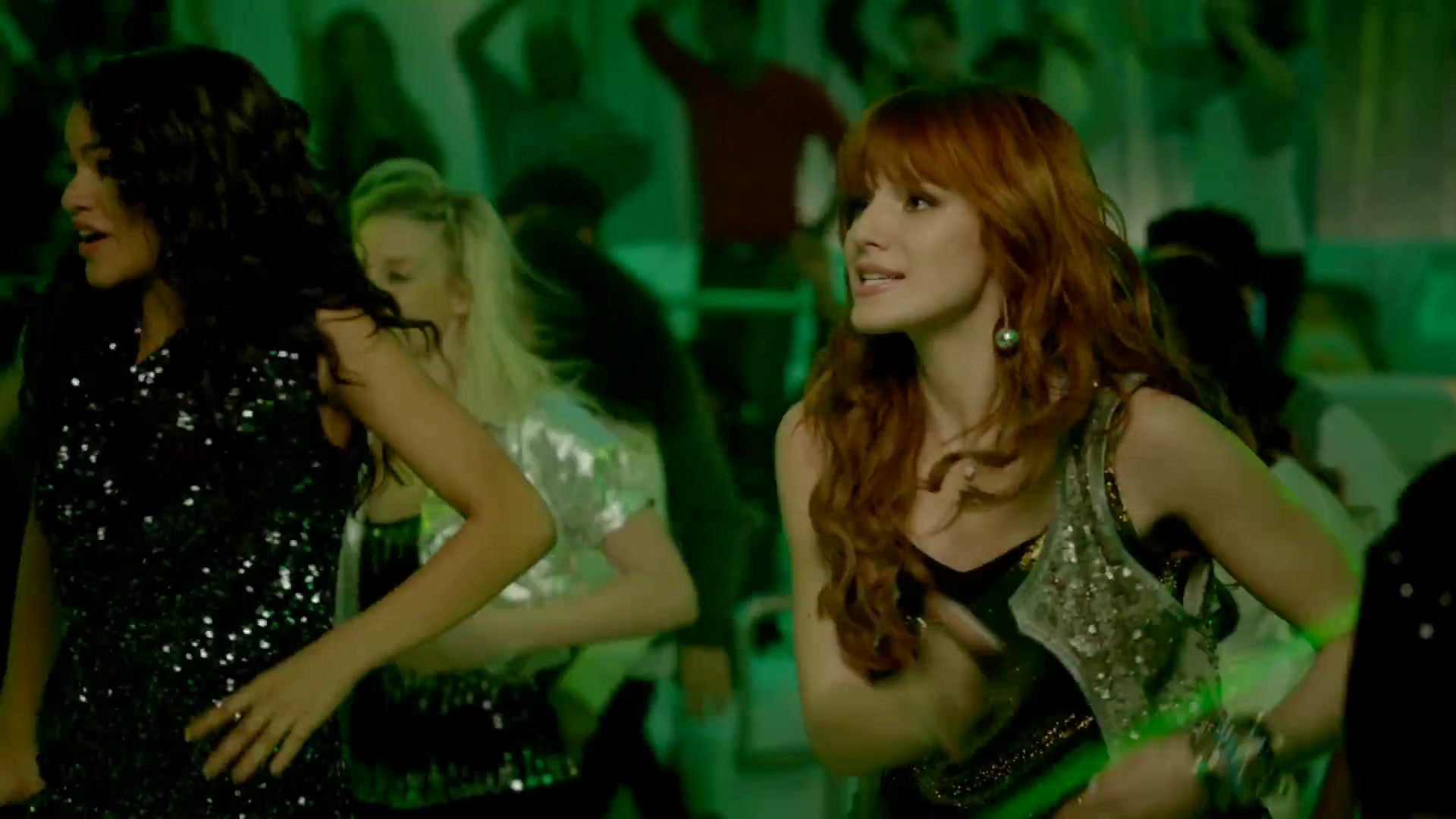 bellathornedaily_somethingtodancefor_ttylxox_mashup_mv_000115.jpg