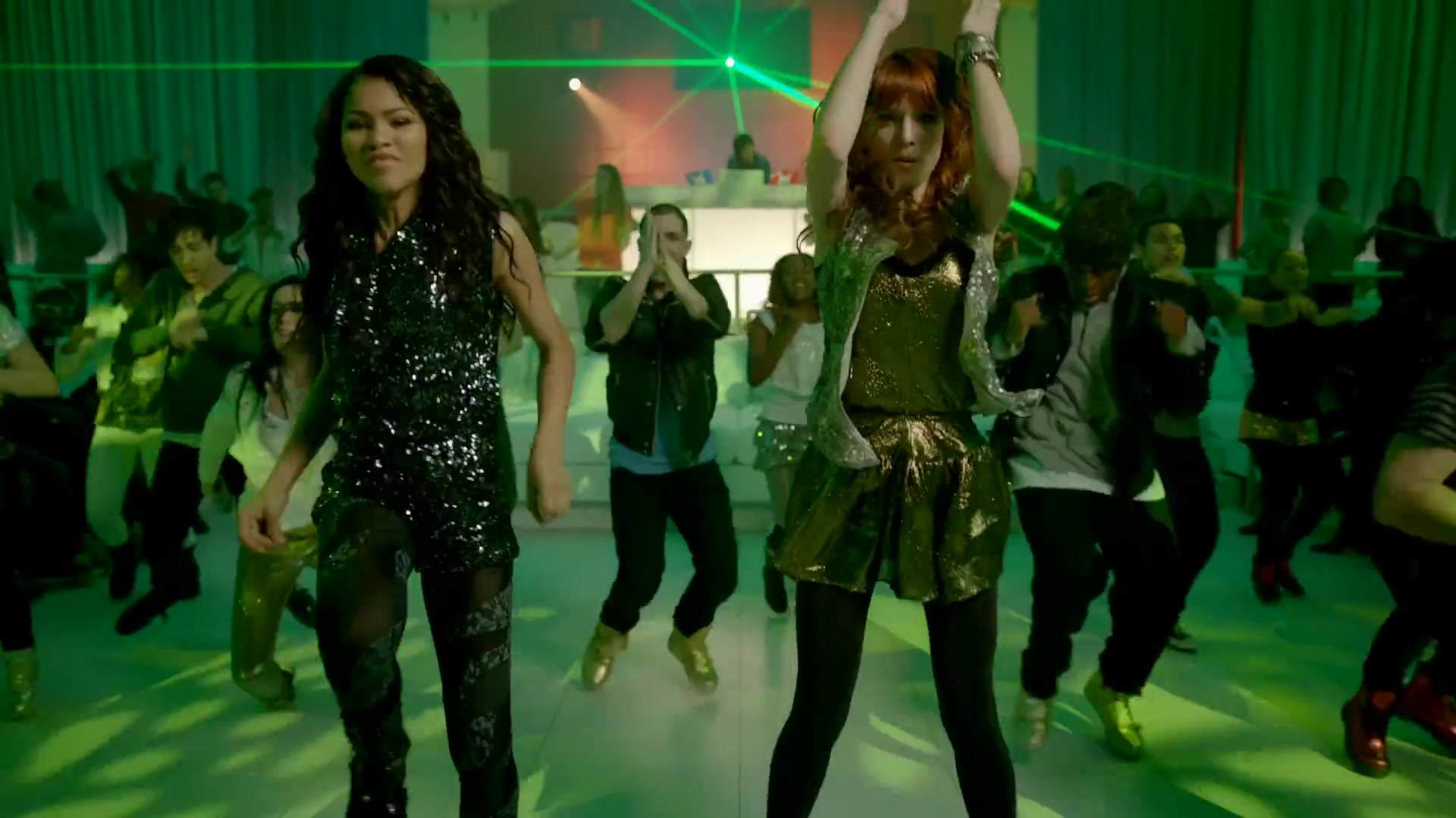 bellathornedaily_somethingtodancefor_ttylxox_mashup_mv_000136.jpg