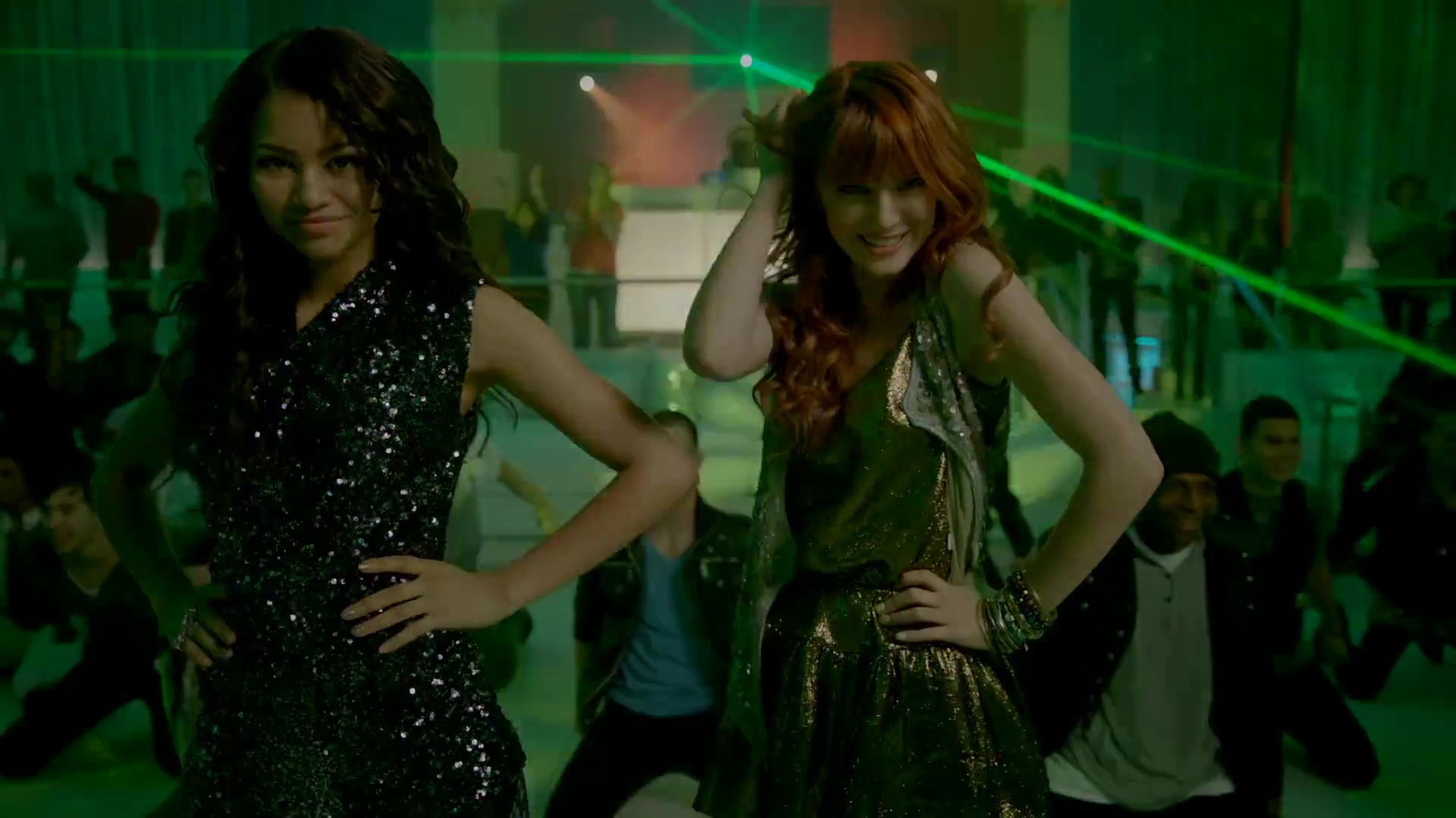 bellathornedaily_somethingtodancefor_ttylxox_mashup_mv_000138.jpg