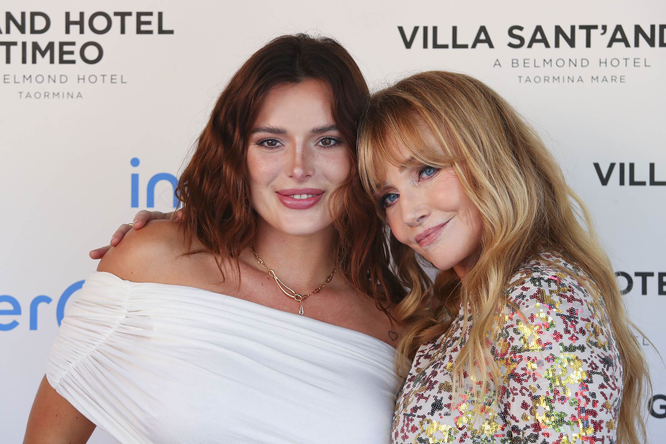 bellathornedaily_taorminaff_photocall_288529.jpg